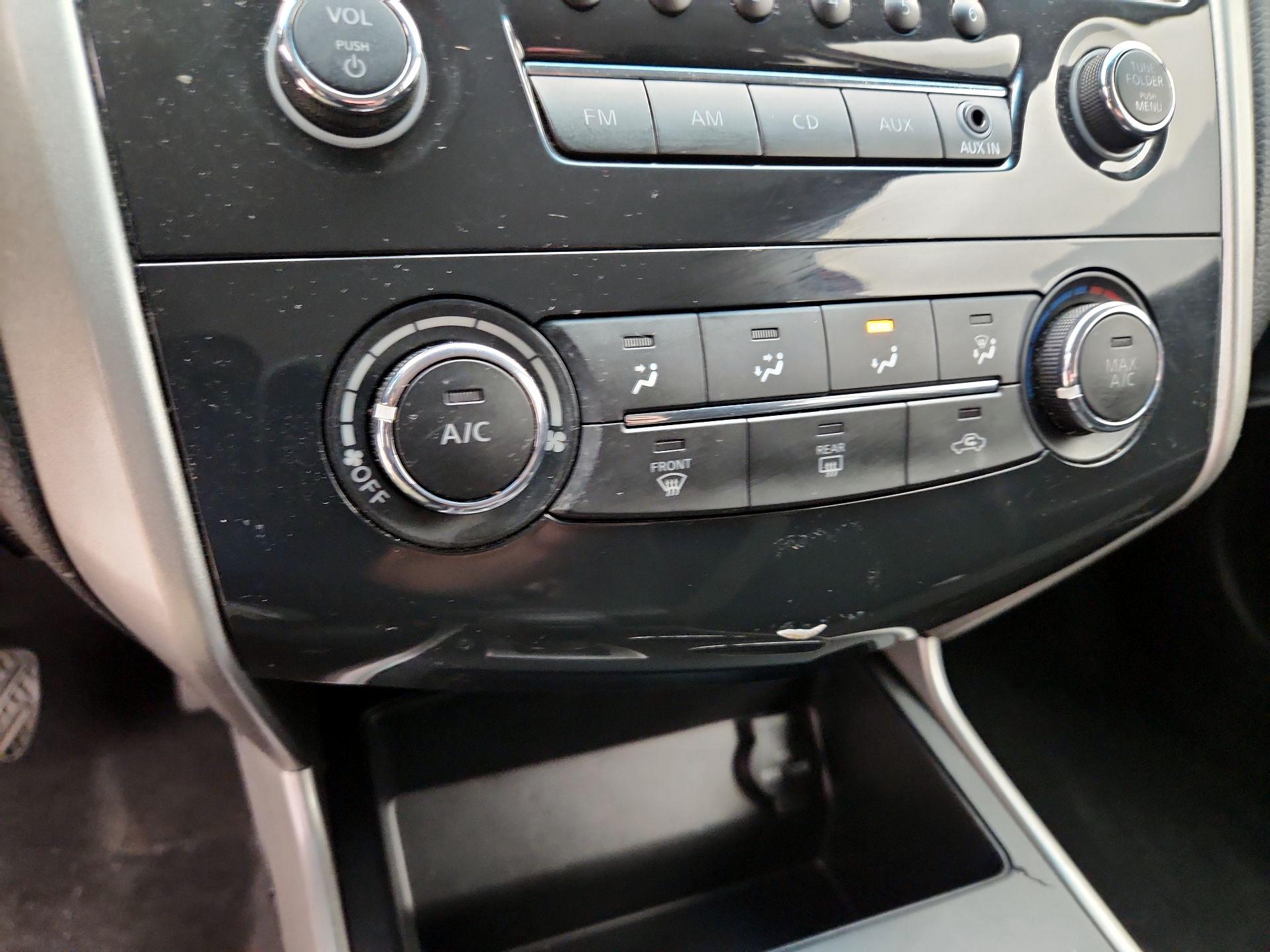 Thumbnail: 2015 Nissan Altima - 15