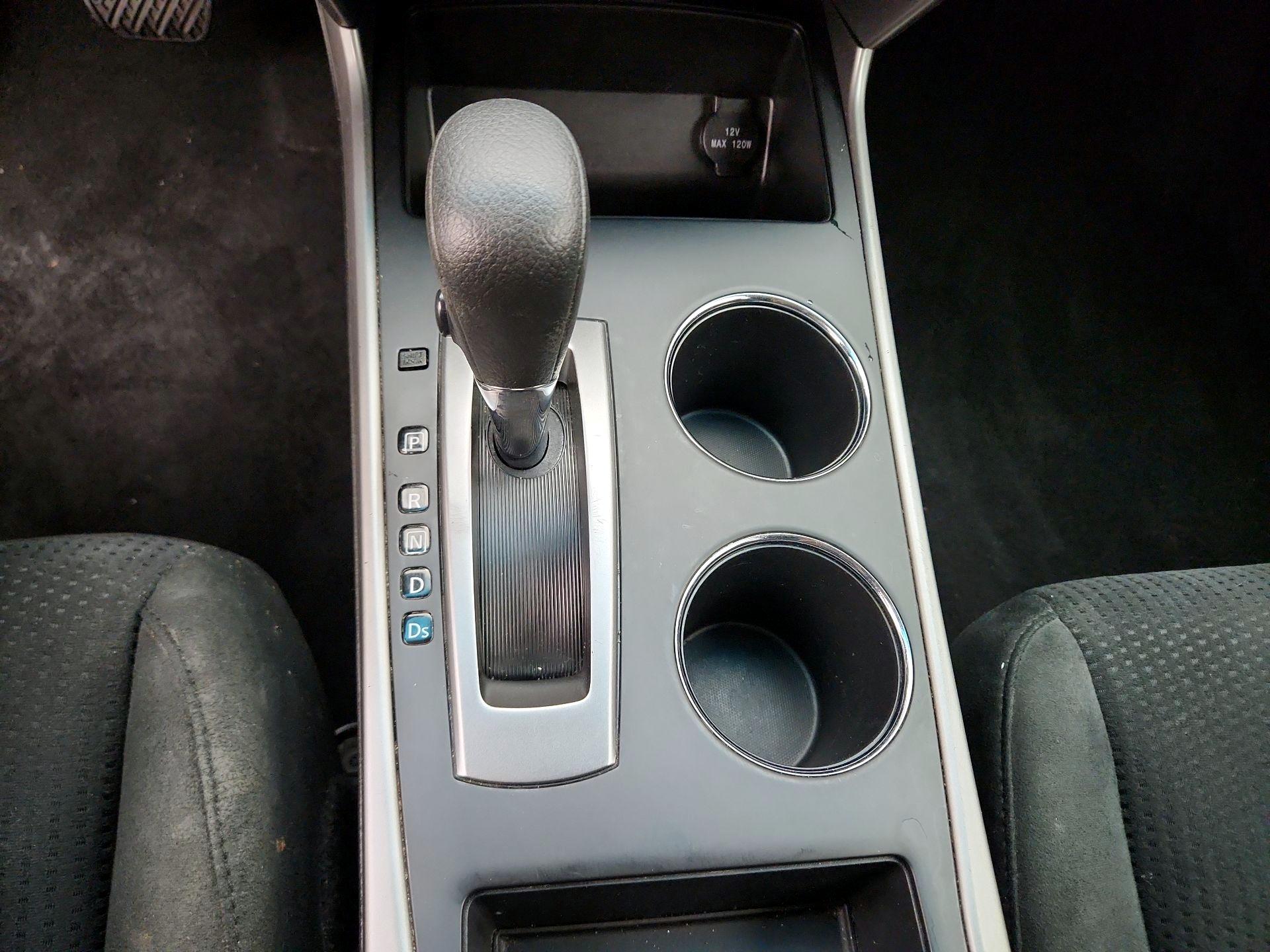 Thumbnail: 2015 Nissan Altima - 16