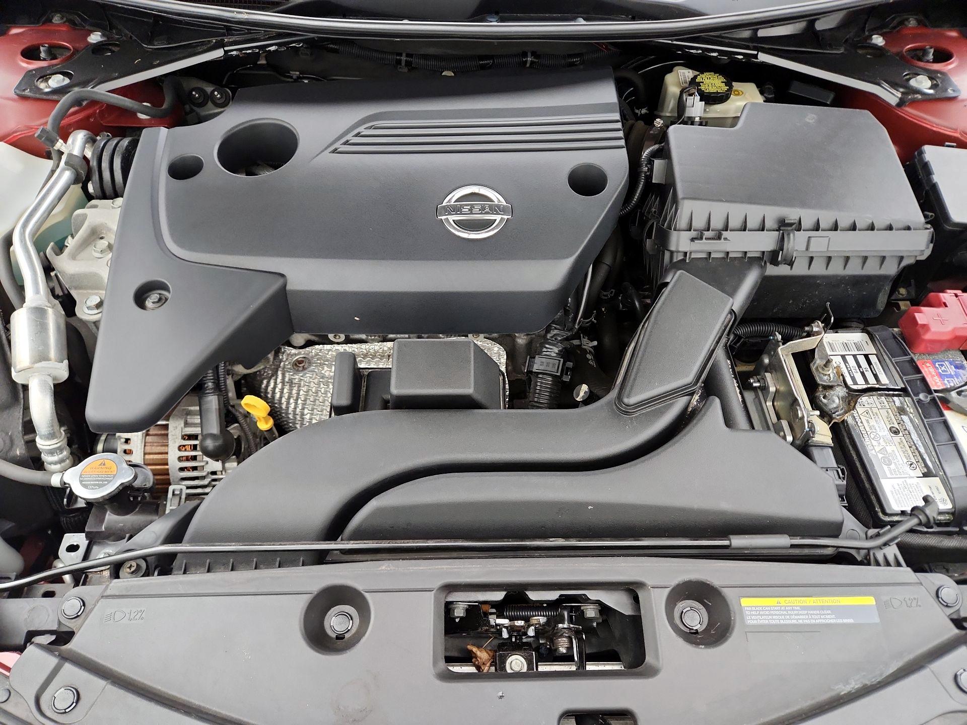 Thumbnail: 2015 Nissan Altima - 19