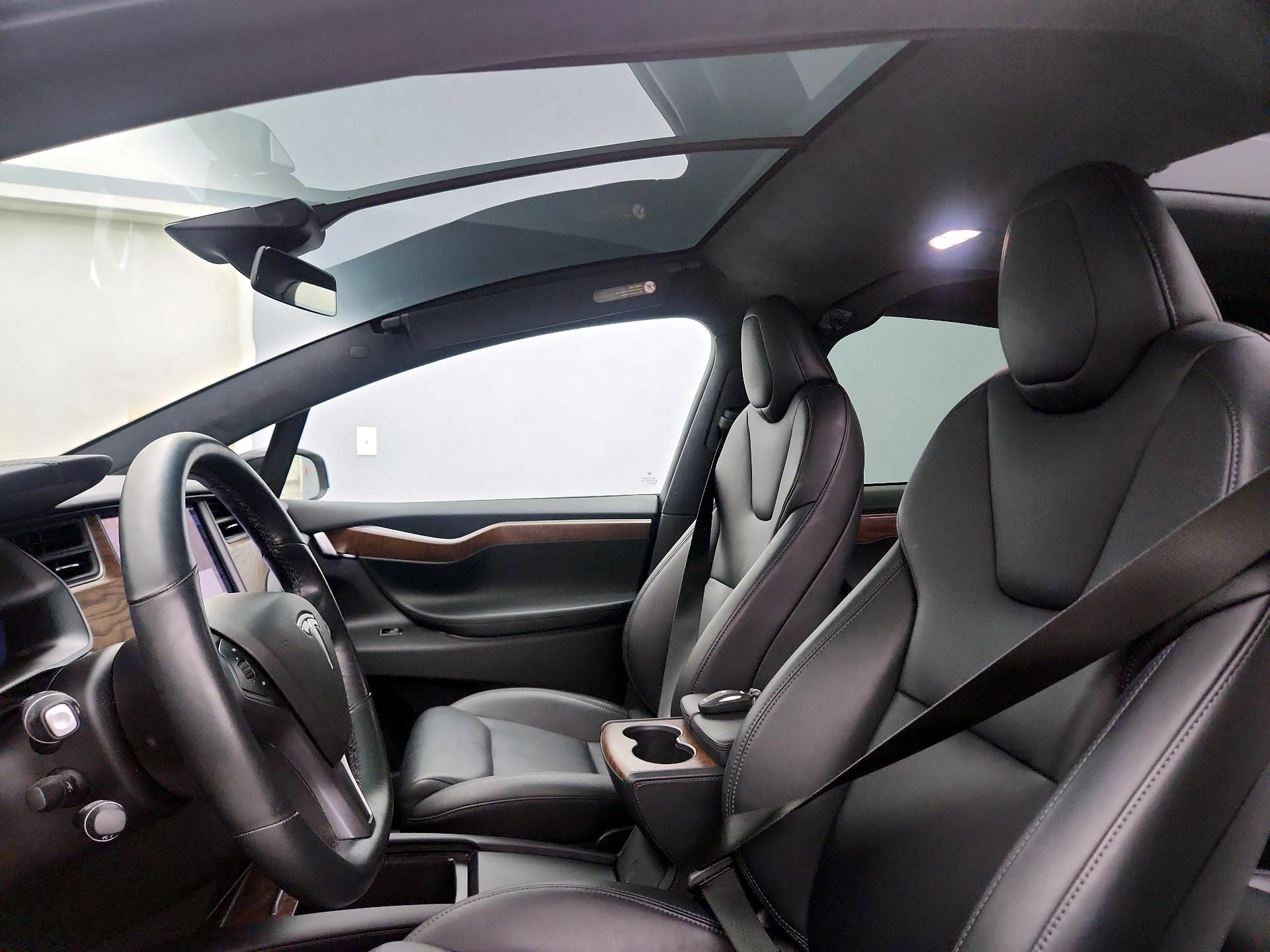 Thumbnail: 2020 Tesla Model X - 18