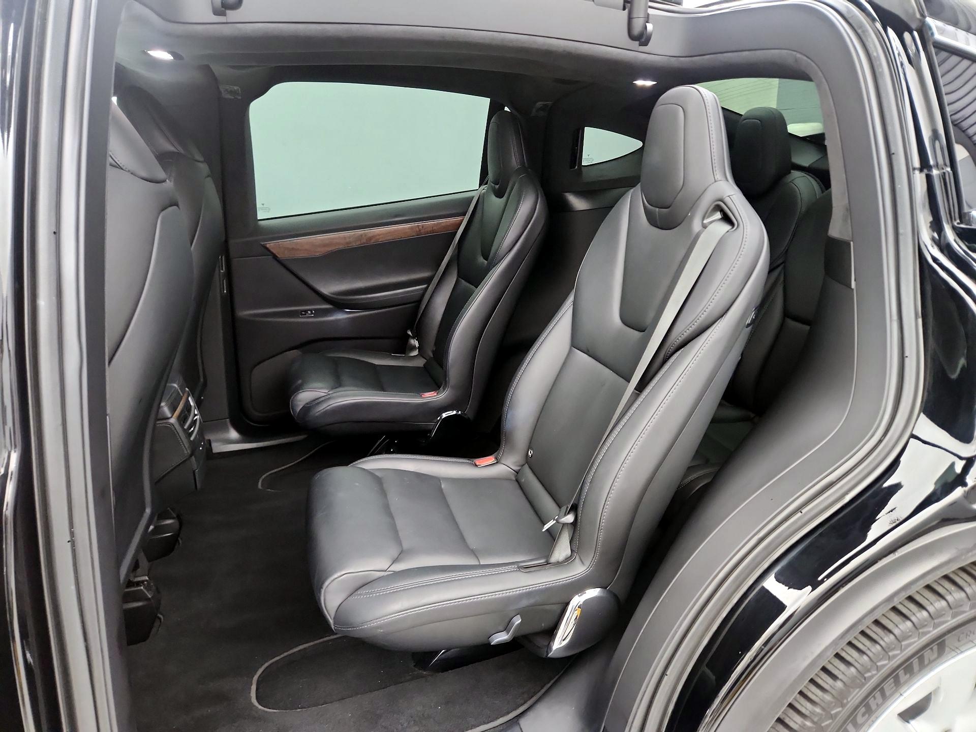 Thumbnail: 2020 Tesla Model X - 19