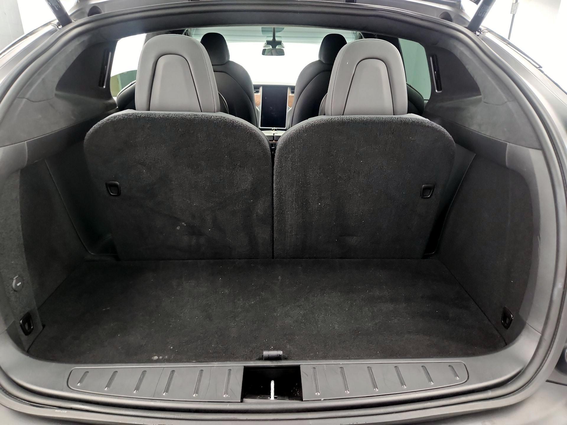 Thumbnail: 2020 Tesla Model X - 20