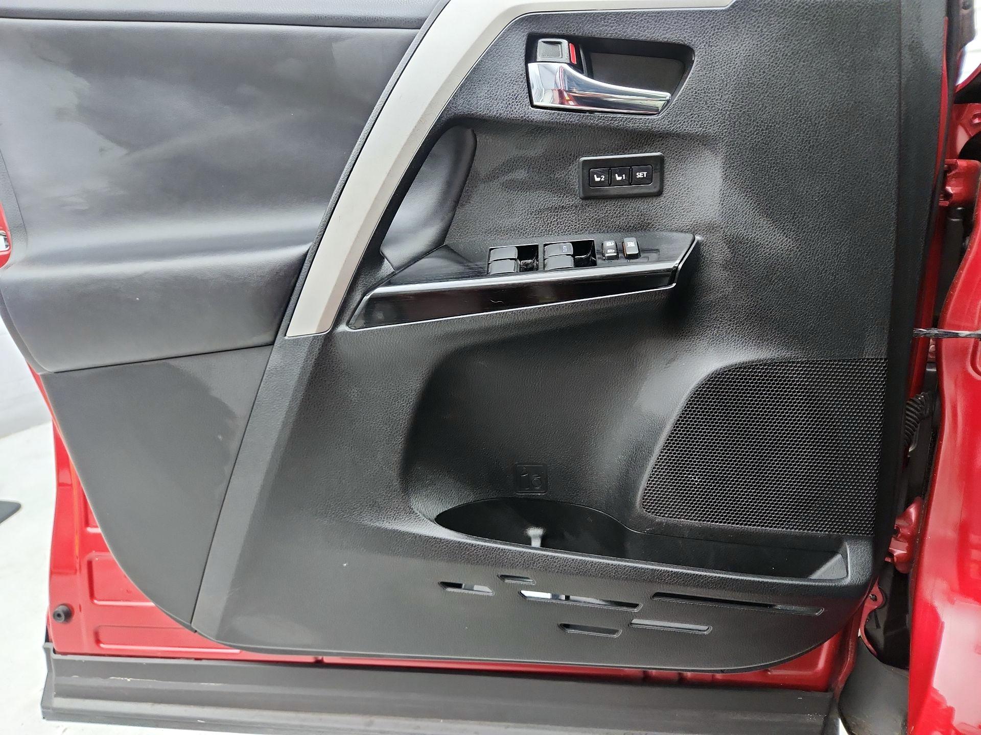 Thumbnail: 2017 Toyota RAV4 - 12