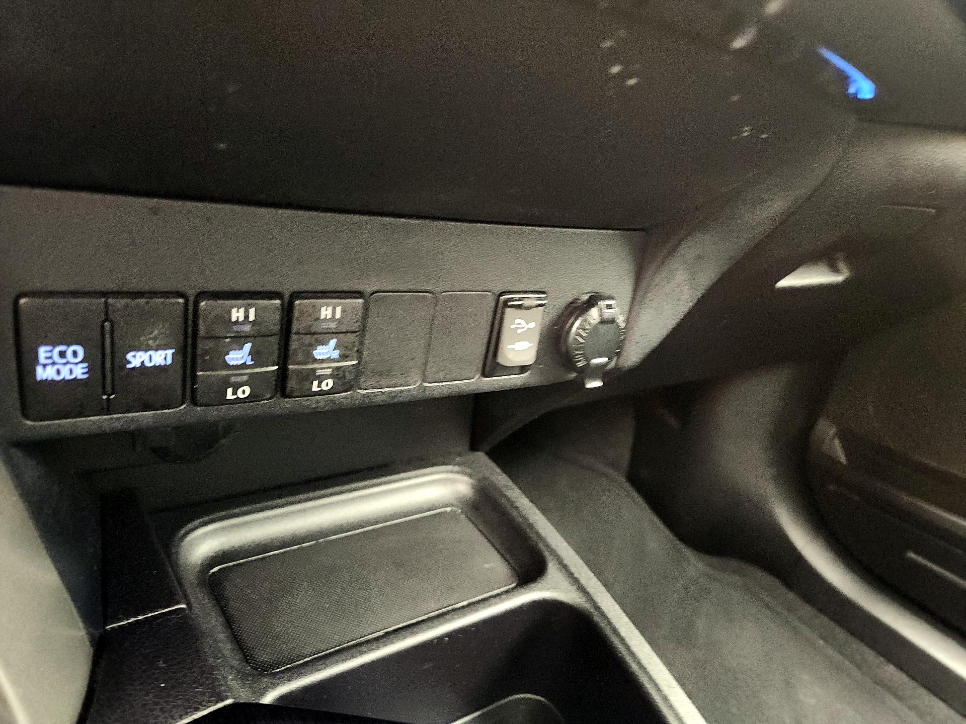 Thumbnail: 2017 Toyota RAV4 - 18