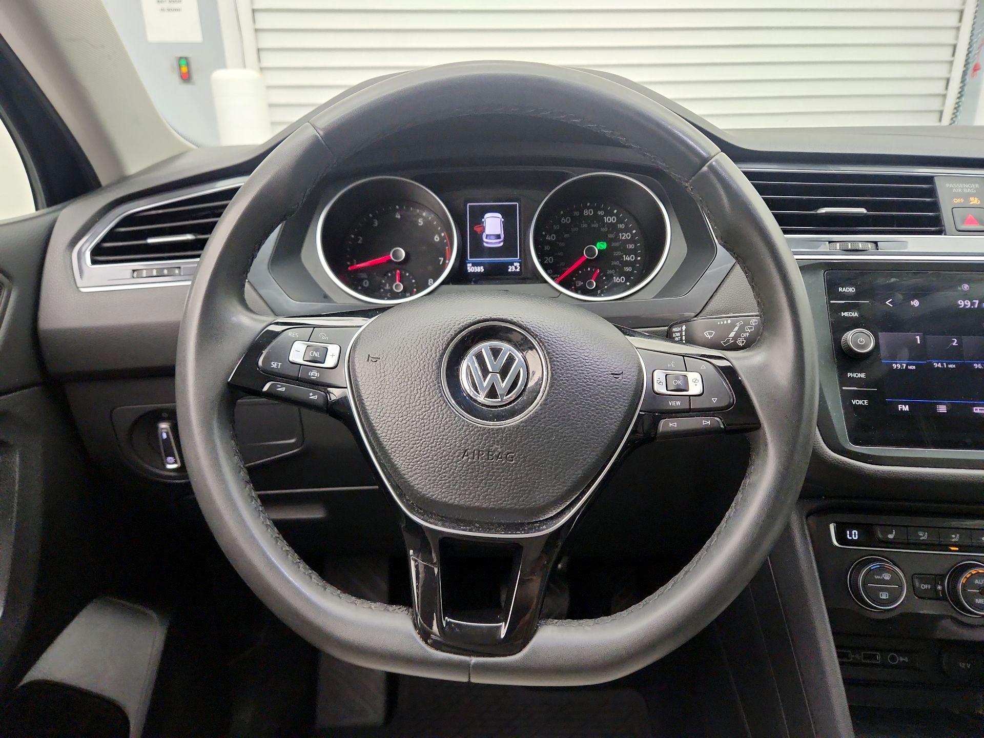 Thumbnail: 2020 Volkswagen Tiguan - 10
