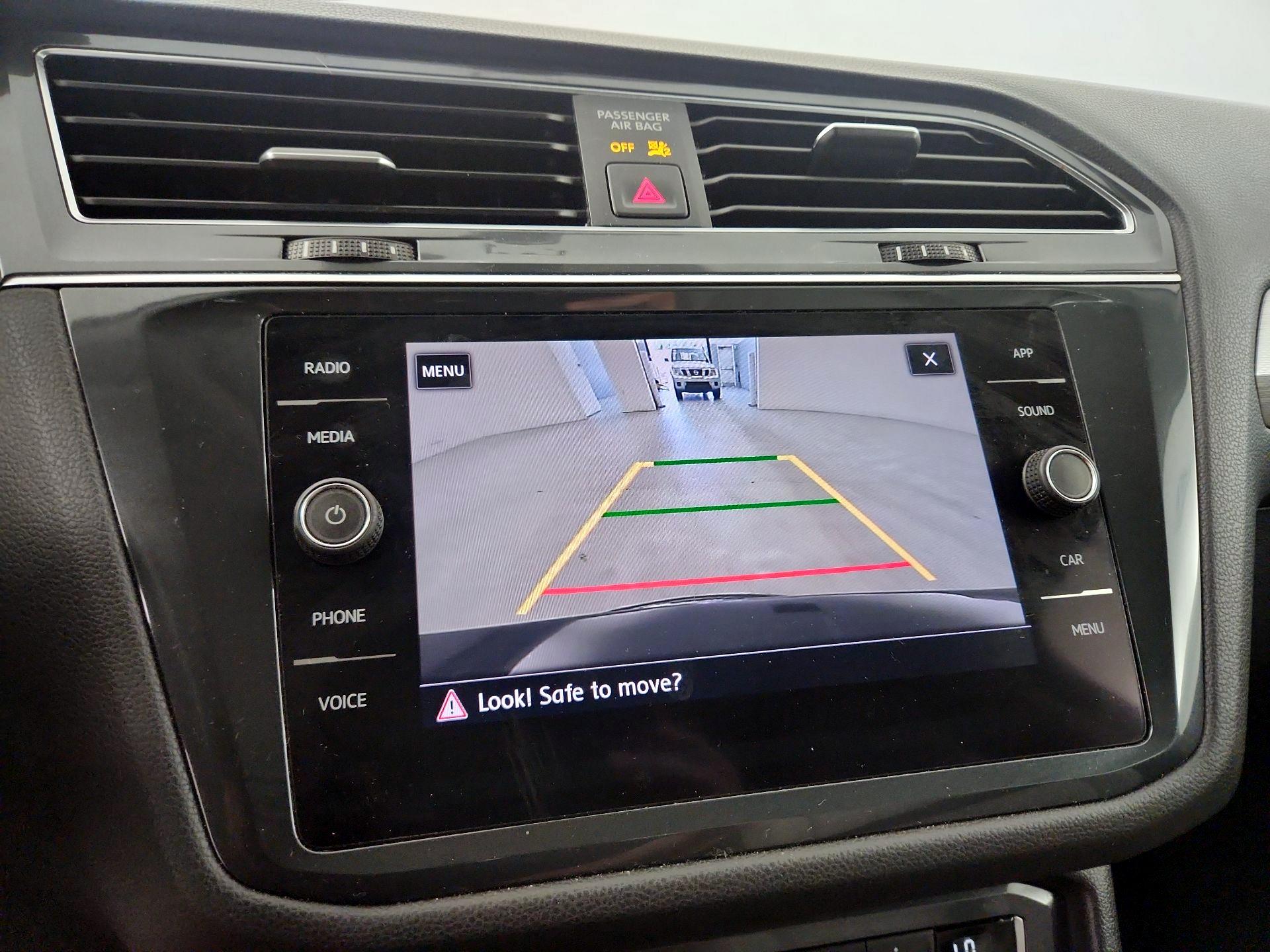 Thumbnail: 2020 Volkswagen Tiguan - 14