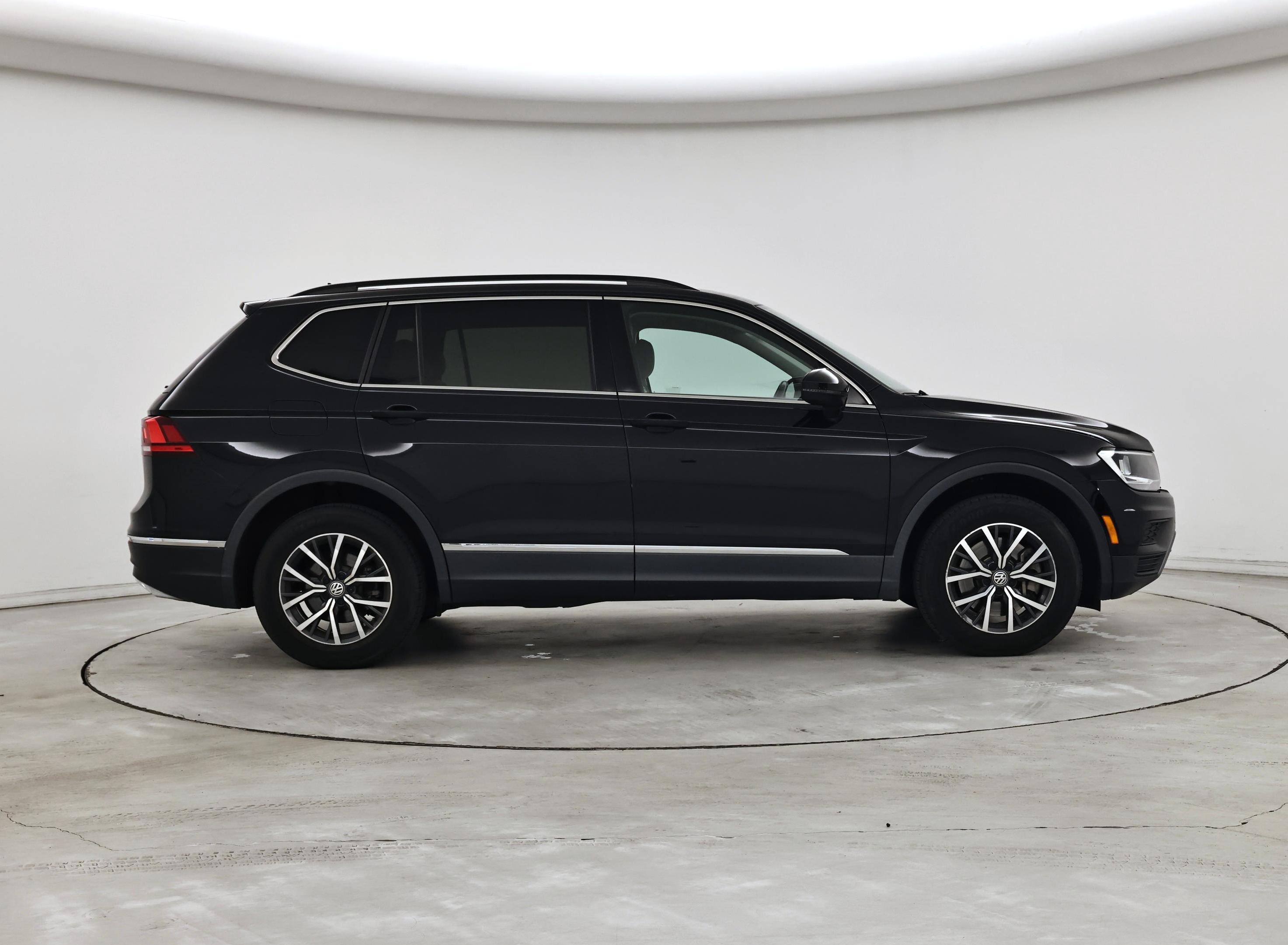 Thumbnail: 2020 Volkswagen Tiguan - 7