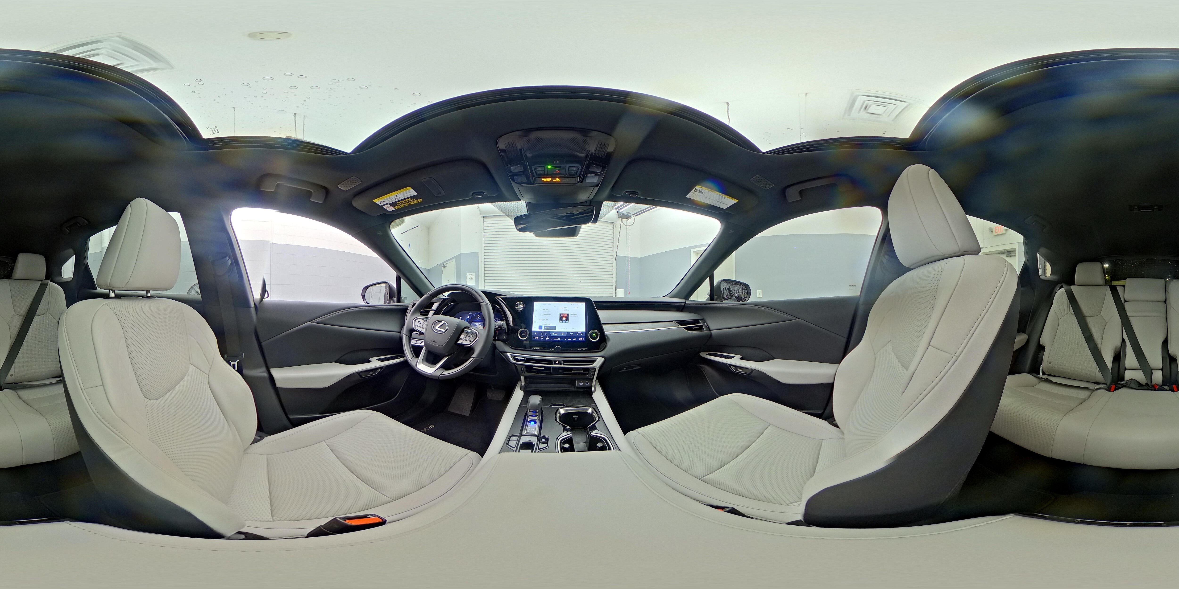 2025 Lexus RX 350 - Photo 25
