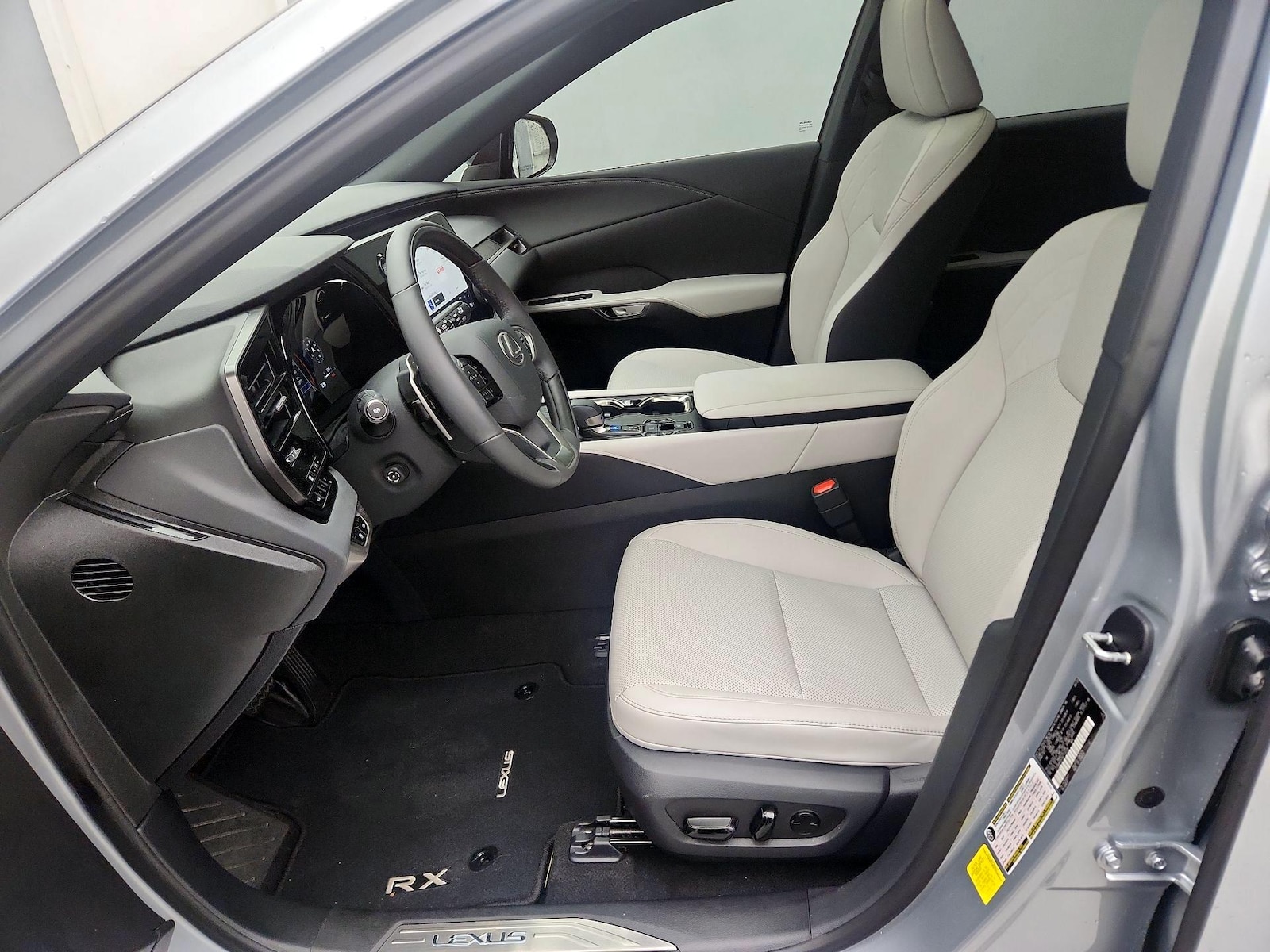 2025 Lexus RX 350 - Photo 12