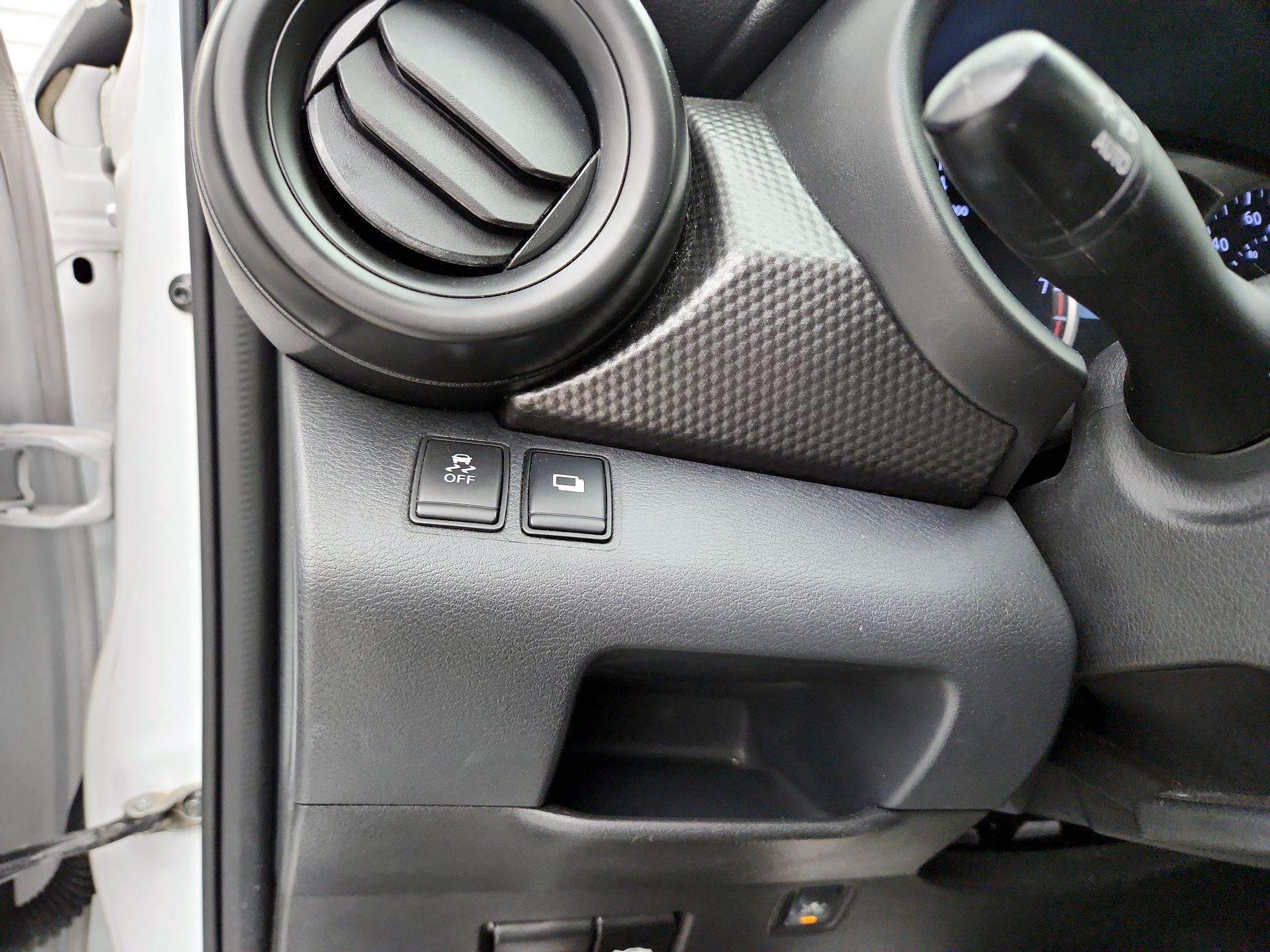 Thumbnail: 2019 Nissan Kicks - 13