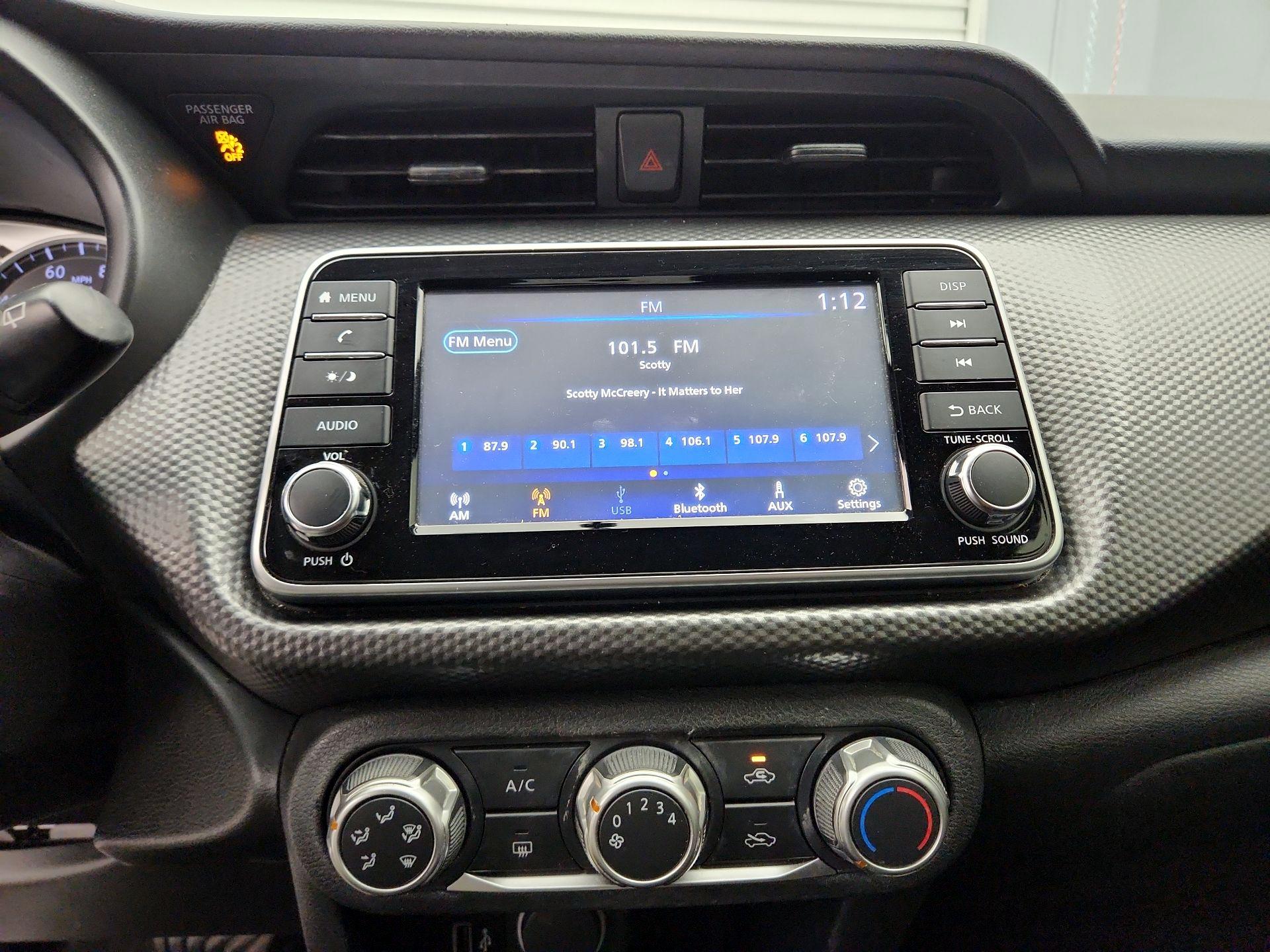 Thumbnail: 2019 Nissan Kicks - 15