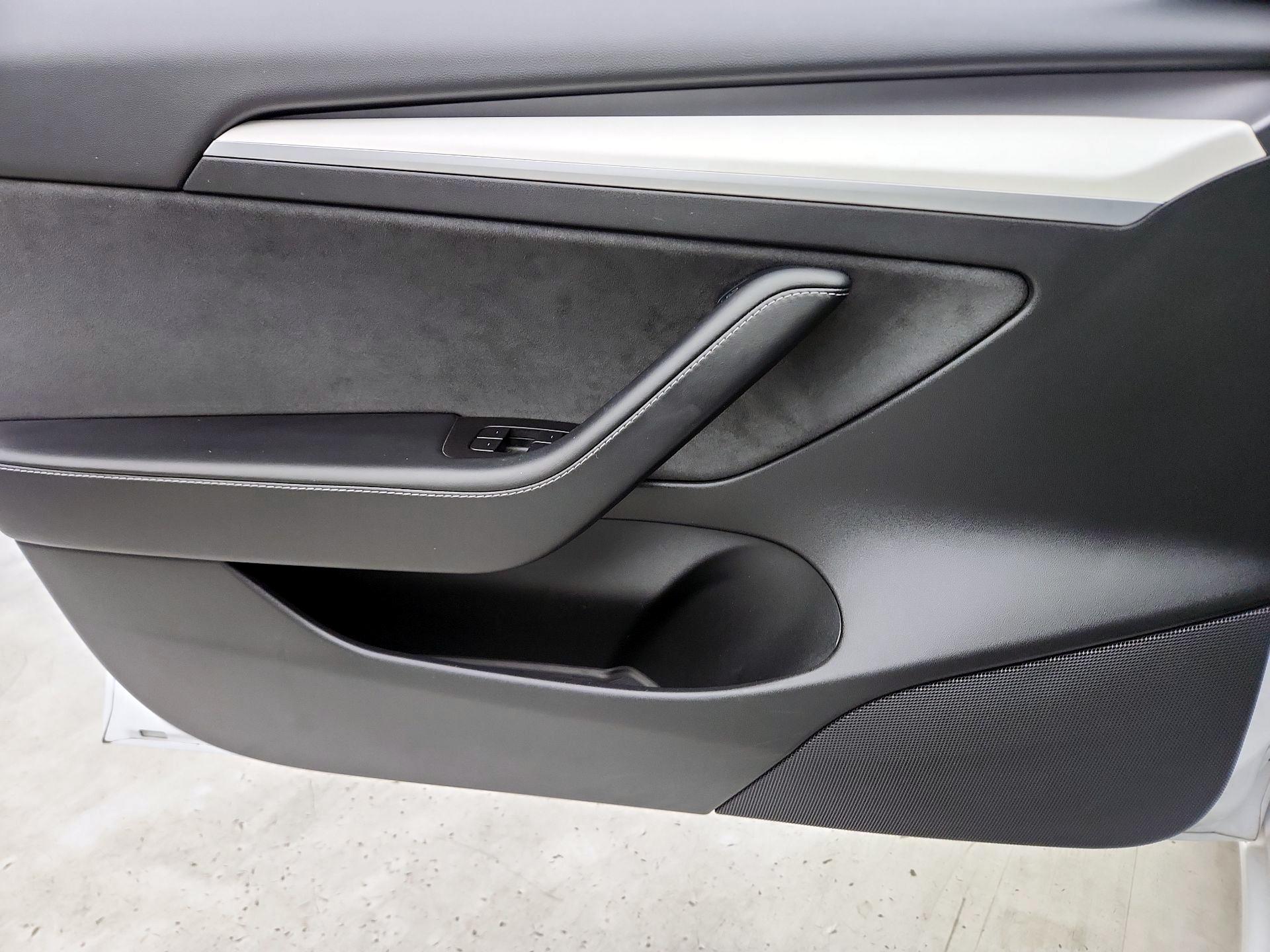 Thumbnail: 2021 Tesla Model 3 - 12