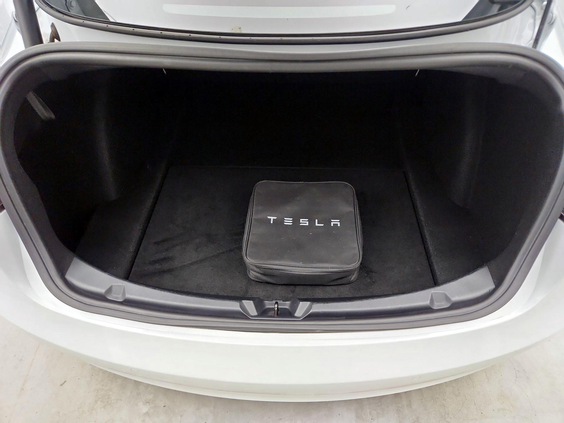 Thumbnail: 2021 Tesla Model 3 - 19