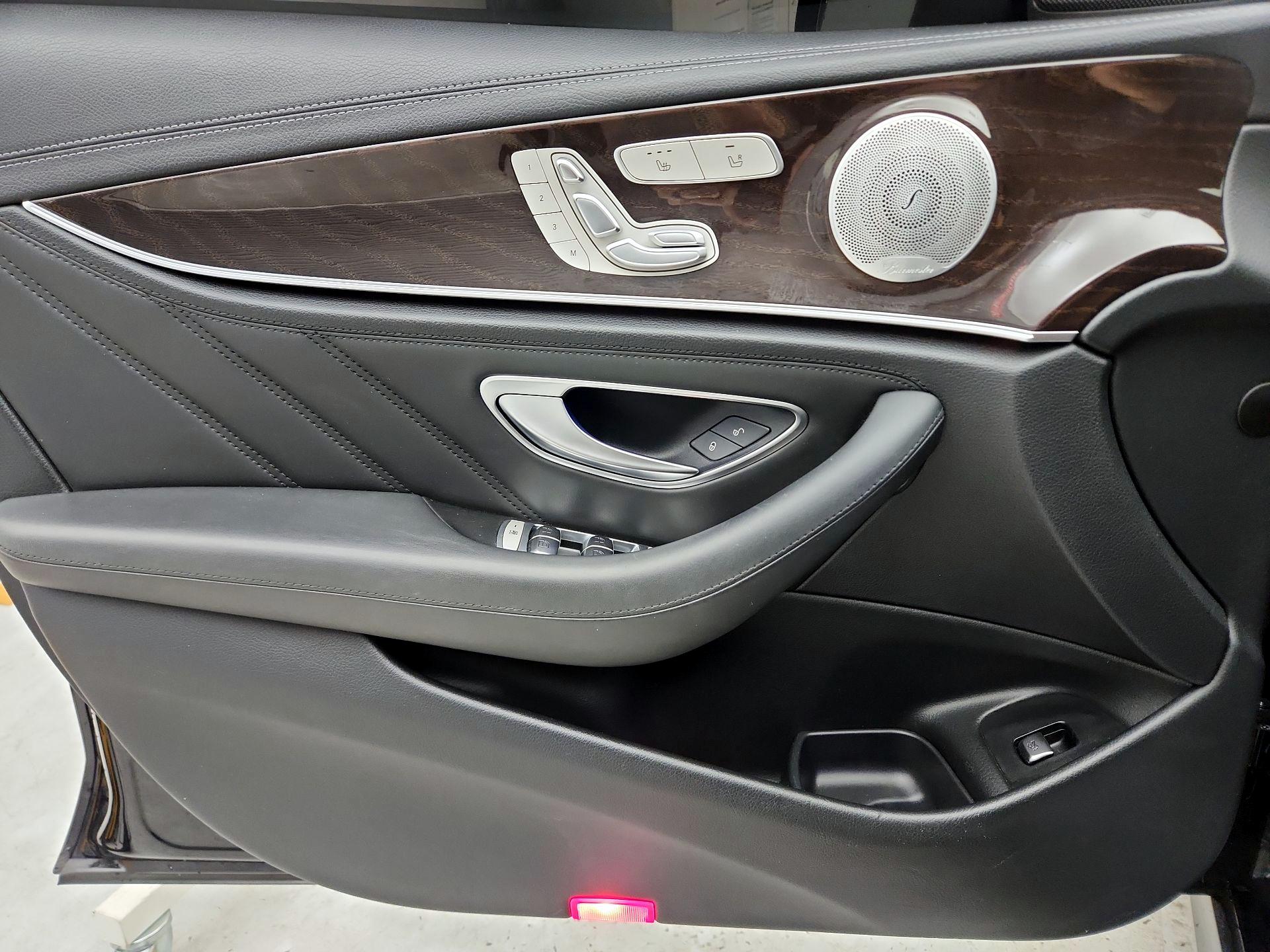 Thumbnail: 2020 Mercedes-Benz E-Class - 12