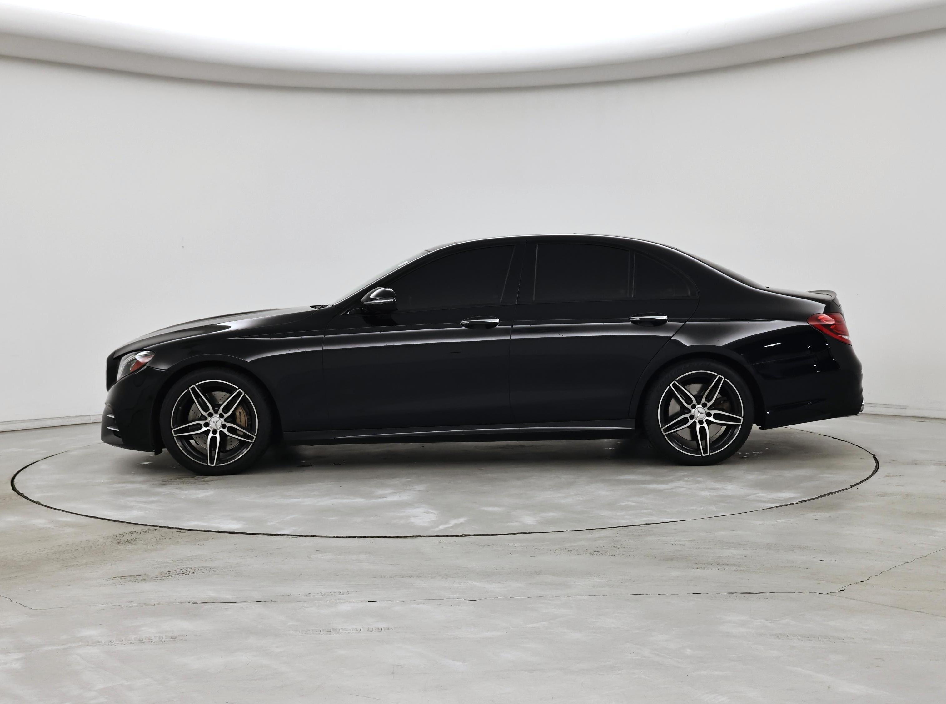 Thumbnail: 2020 Mercedes-Benz E-Class - 3