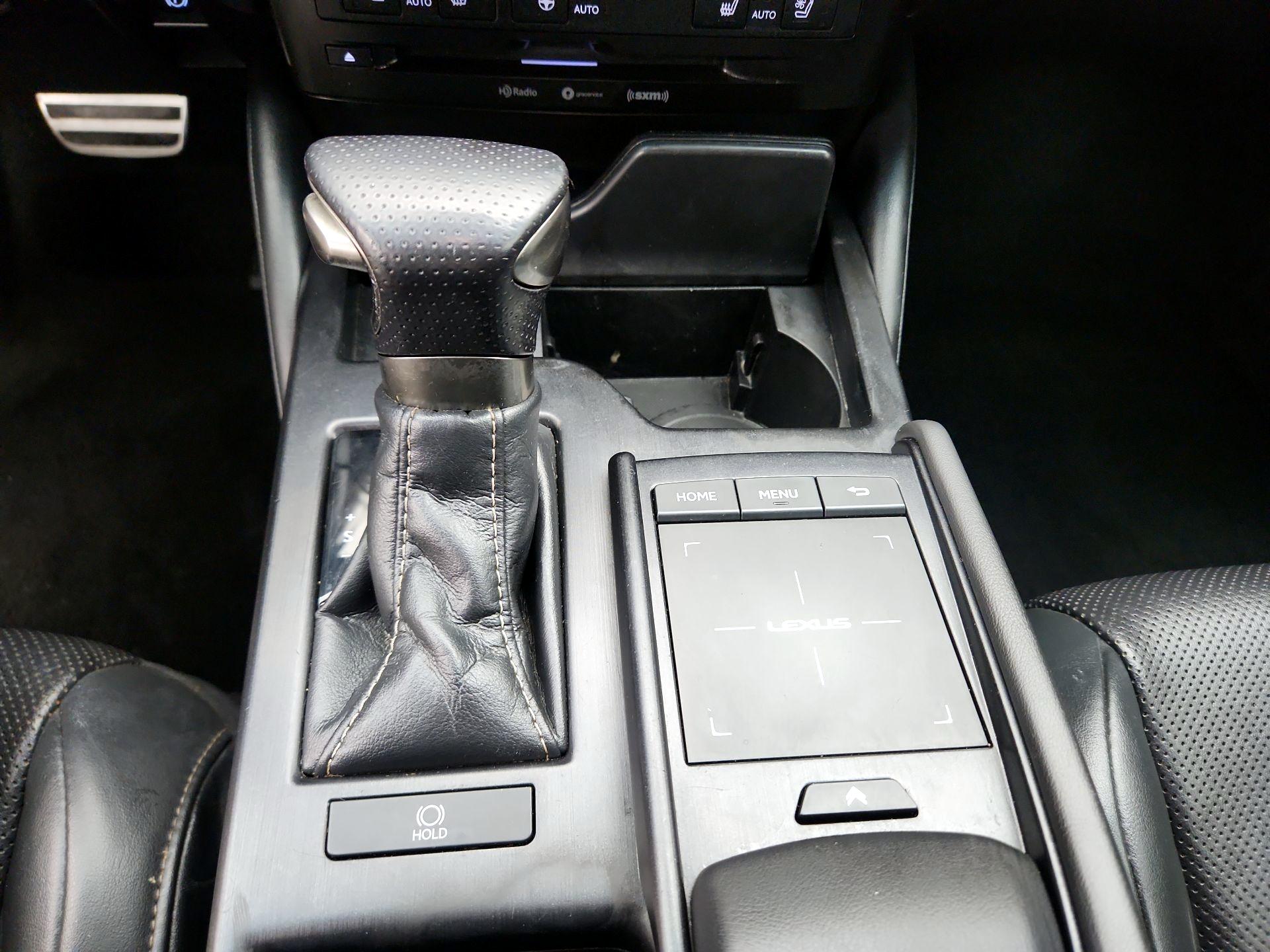 Thumbnail: 2019 Lexus ES - 16