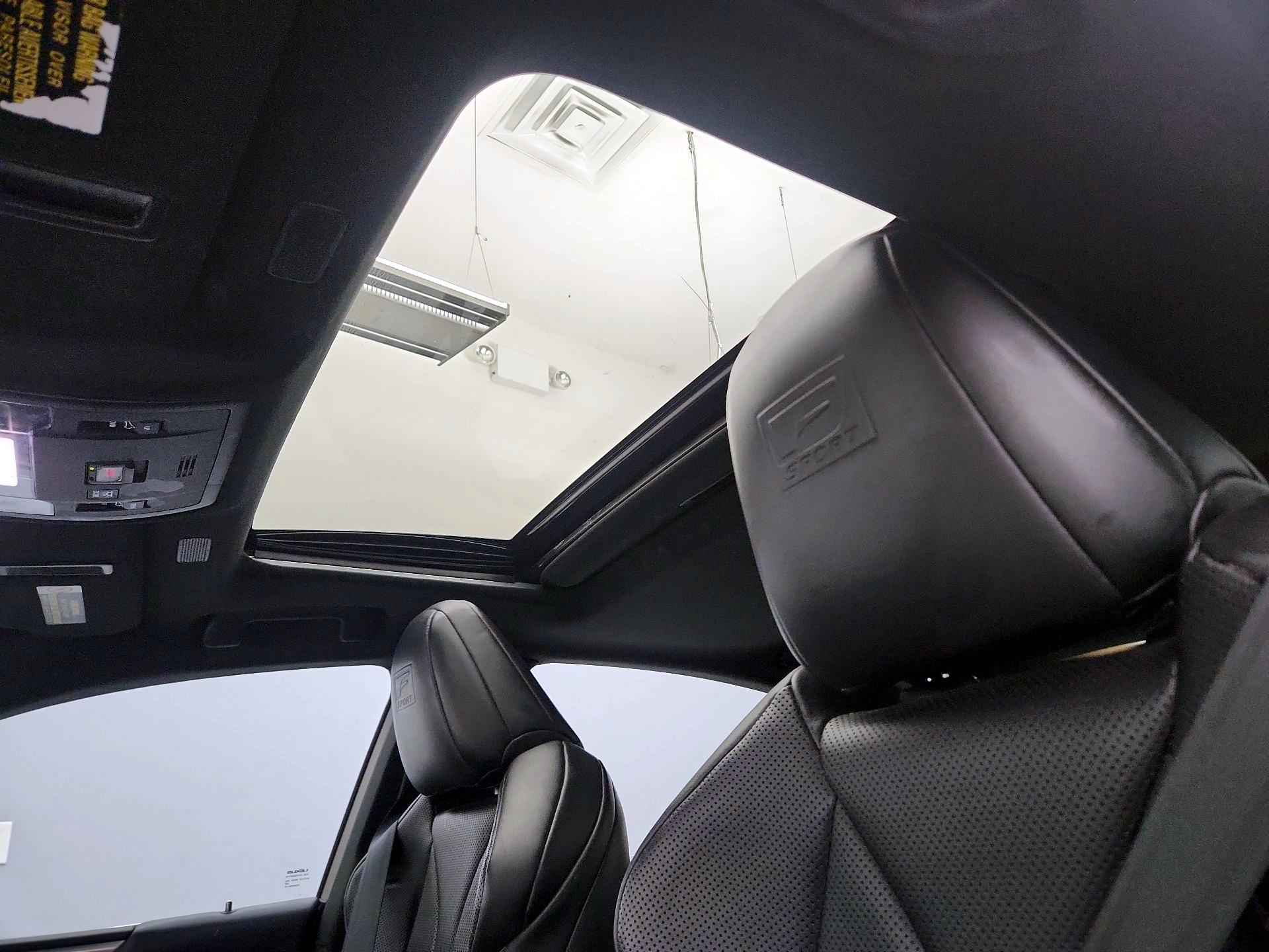 Thumbnail: 2019 Lexus ES - 18