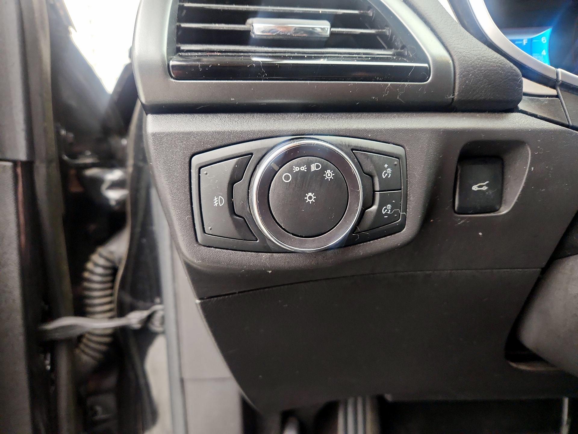 Thumbnail: 2014 Ford Fusion - 13