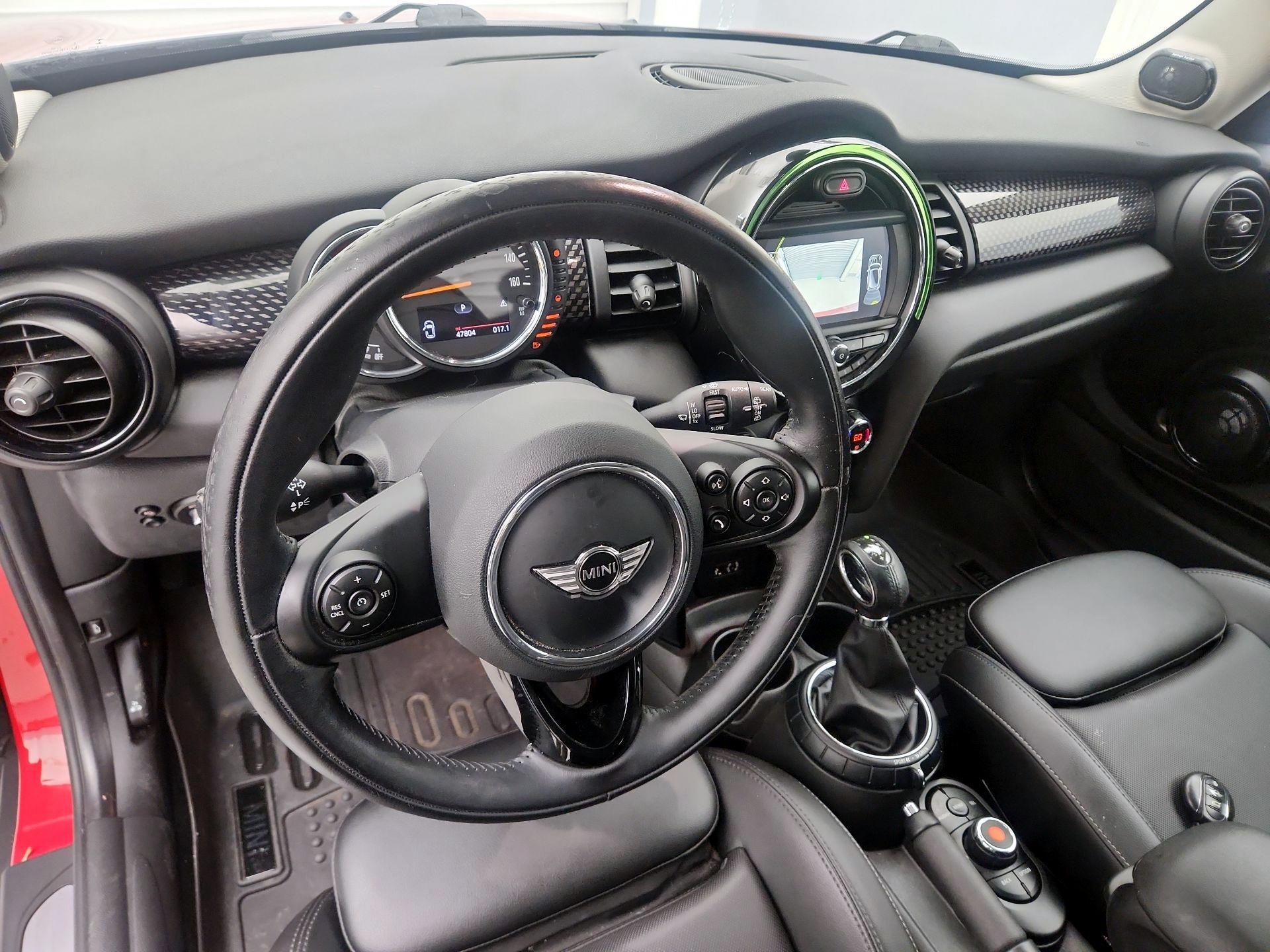 Thumbnail: 2017 MINI Cooper Hardtop - 9