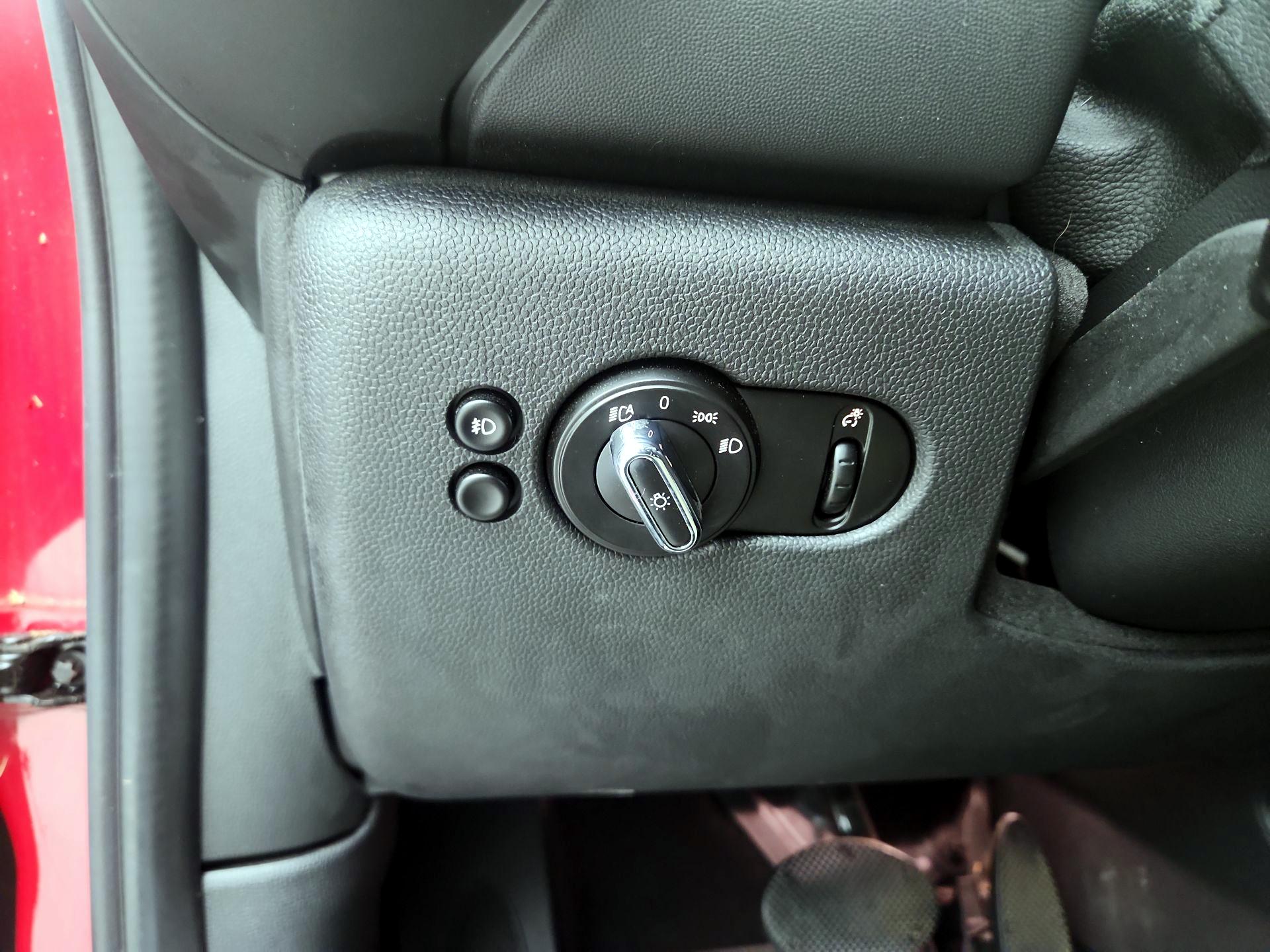 Thumbnail: 2017 MINI Cooper Hardtop - 13