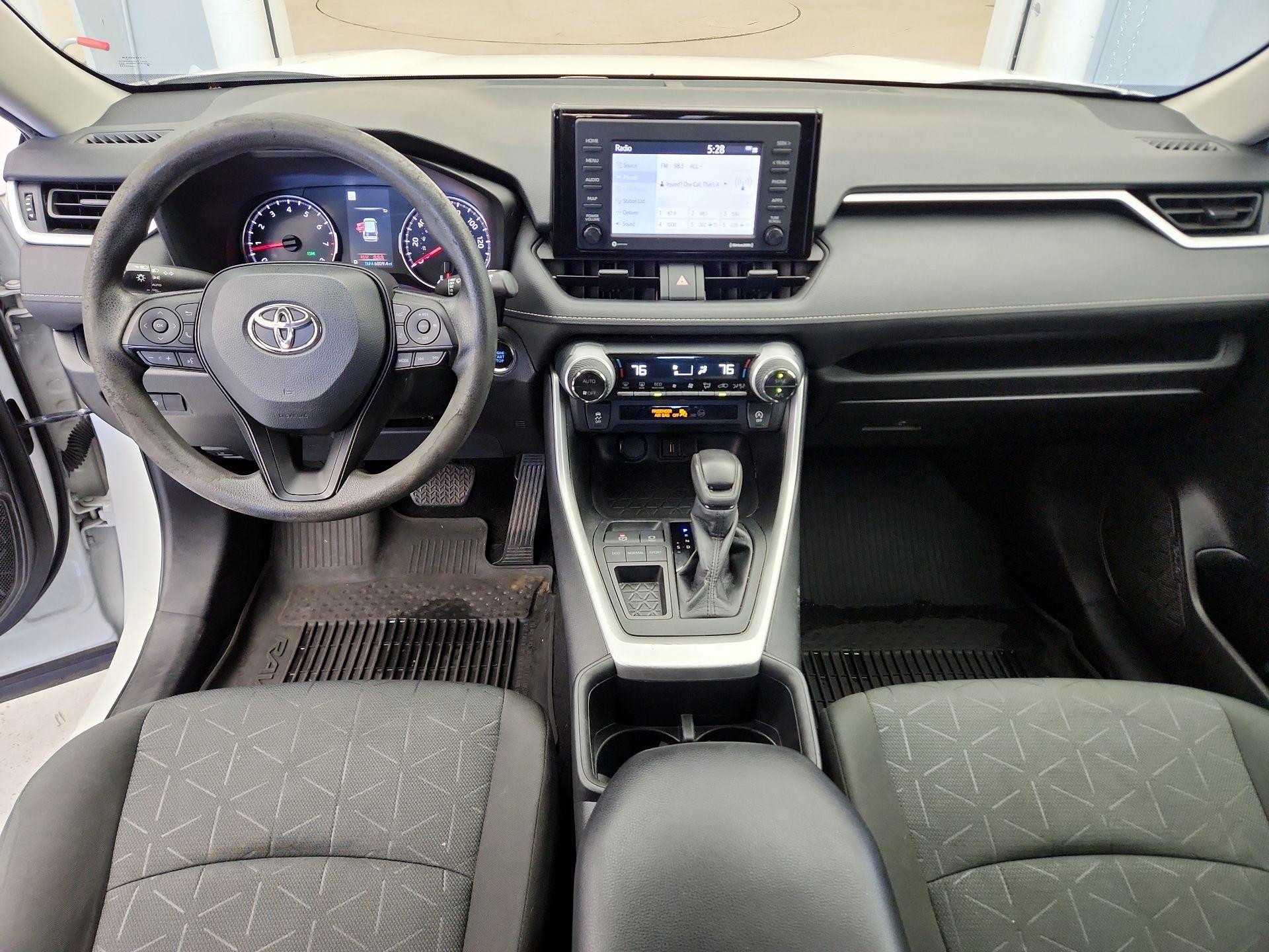 Thumbnail: 2022 Toyota RAV4 - 9