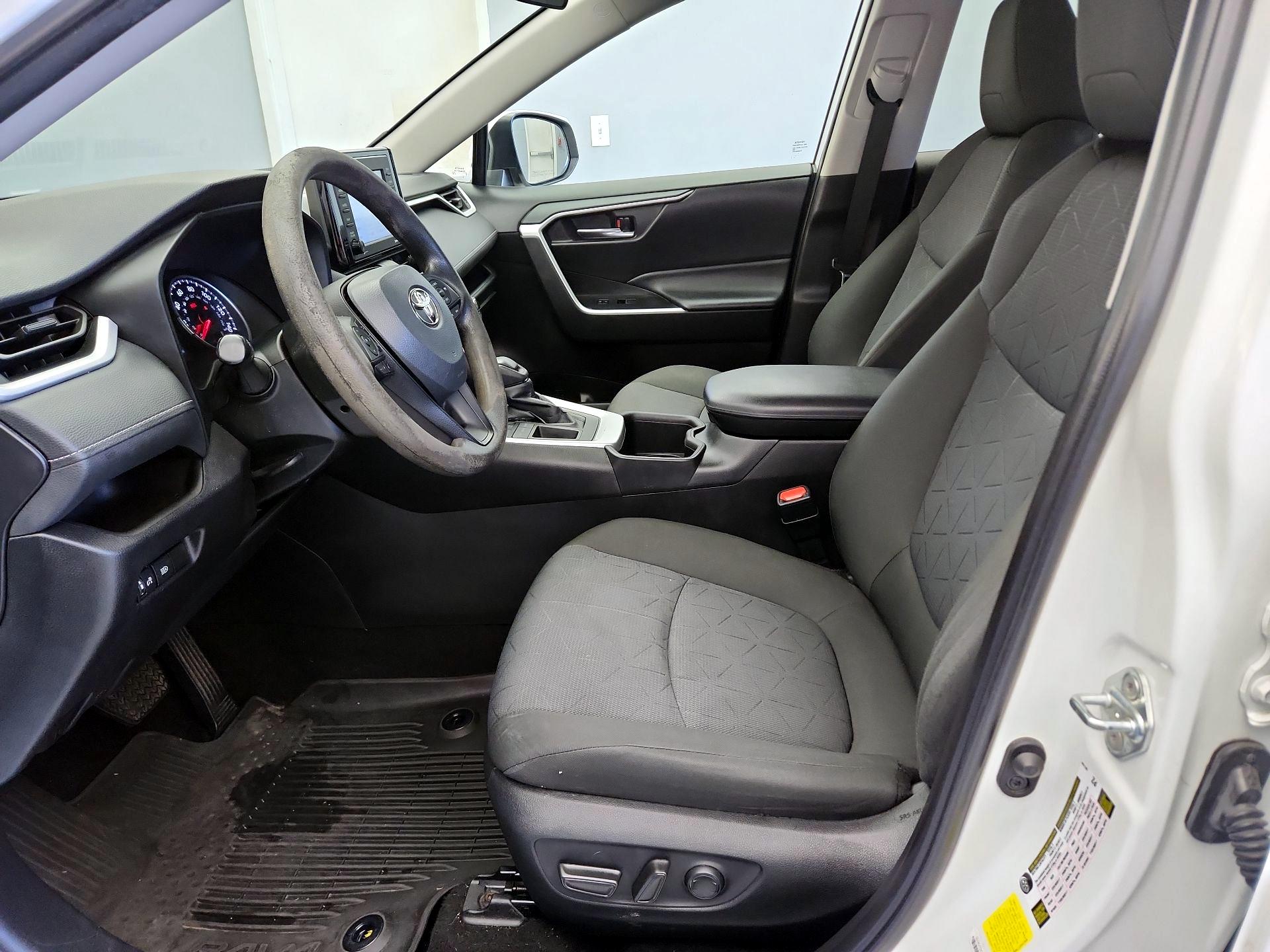 Thumbnail: 2022 Toyota RAV4 - 11