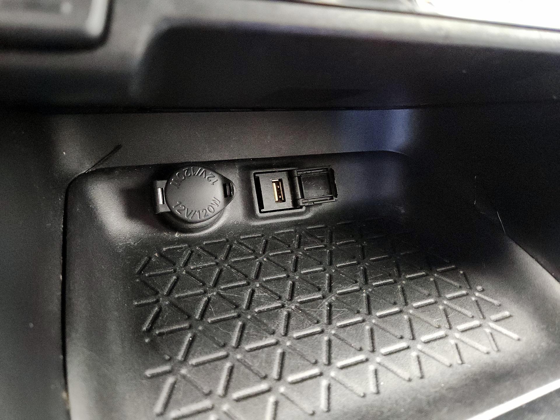 Thumbnail: 2022 Toyota RAV4 - 18