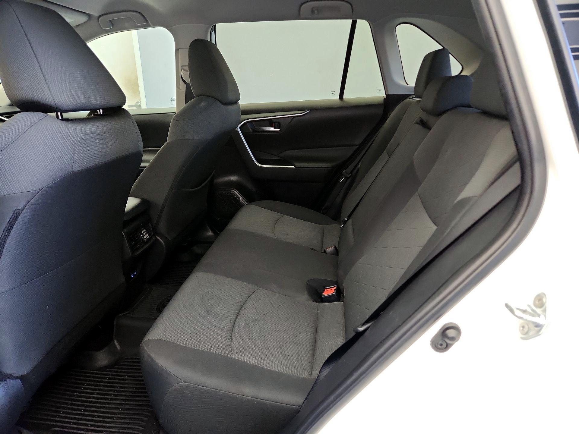 Thumbnail: 2022 Toyota RAV4 - 19