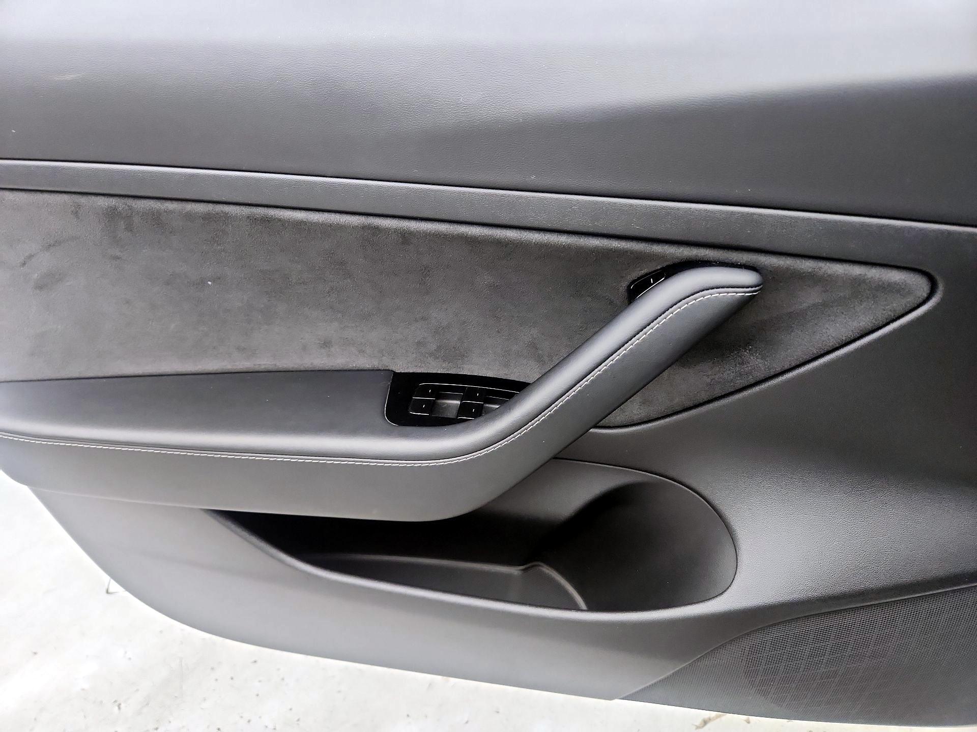Thumbnail: 2020 Tesla Model 3 - 12
