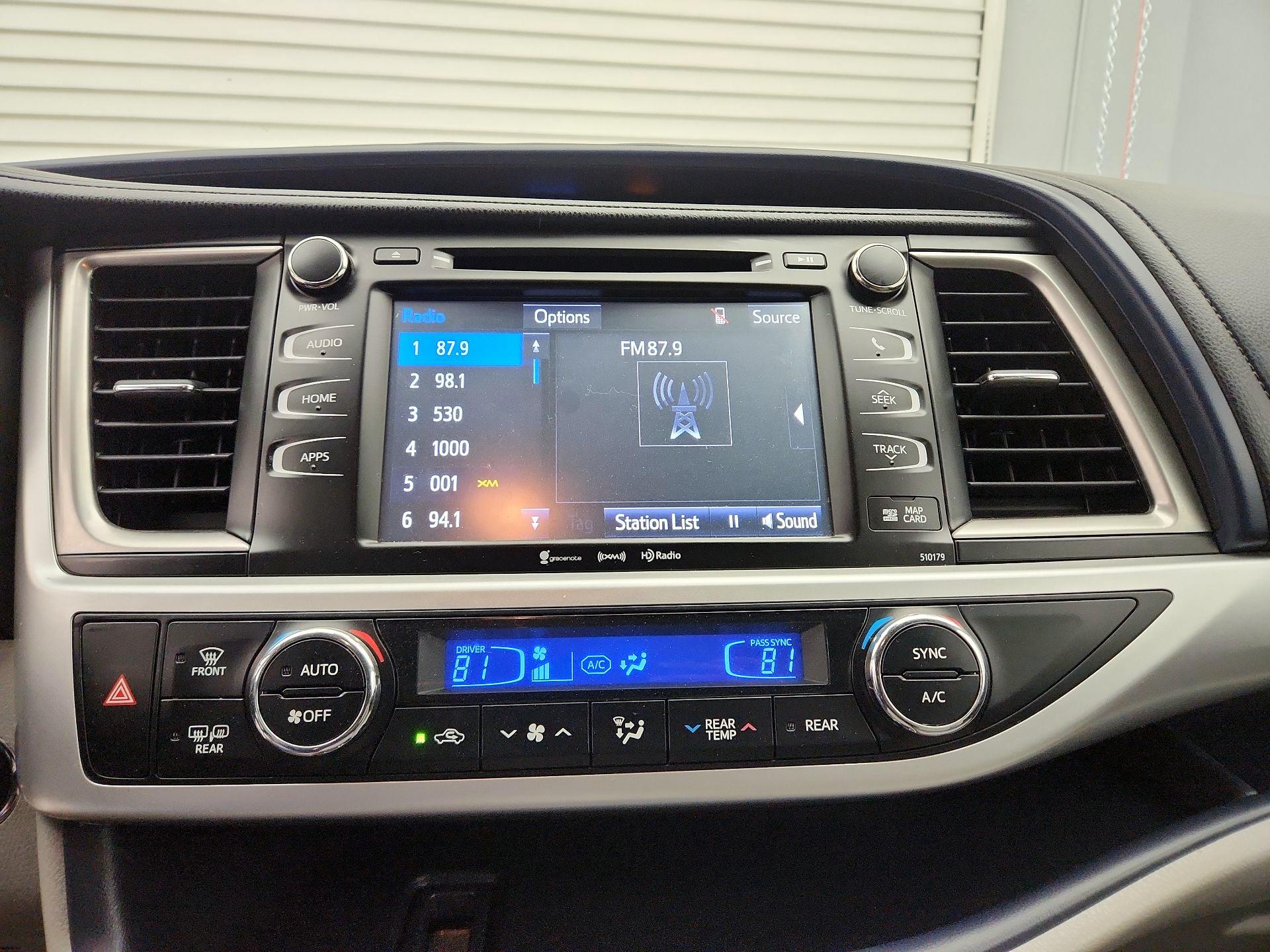 Thumbnail: 2018 Toyota Highlander - 14