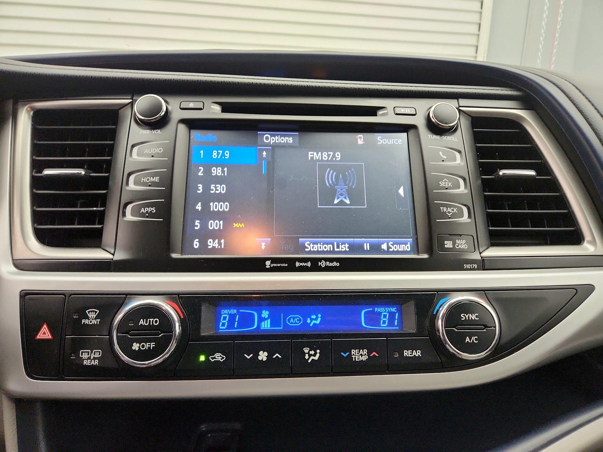 Thumbnail: 2018 Toyota Highlander - 15