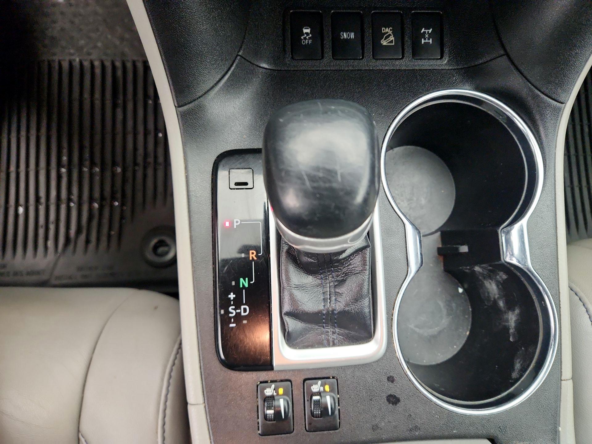 Thumbnail: 2018 Toyota Highlander - 17