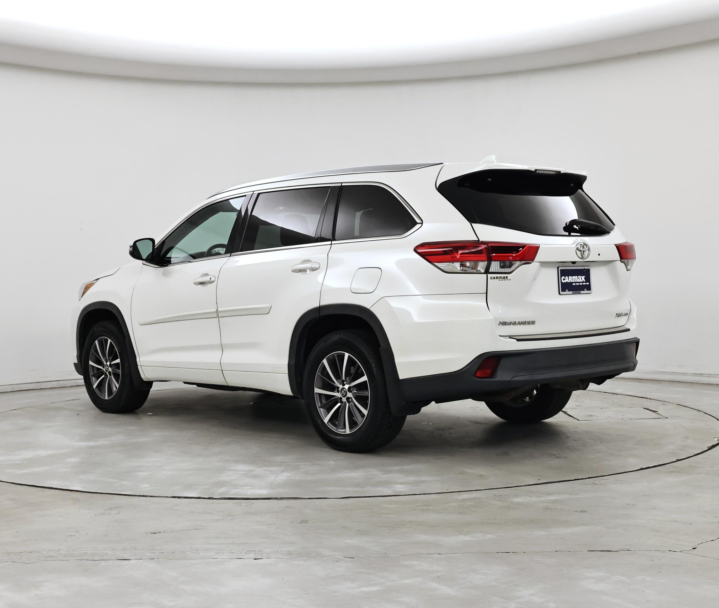 Thumbnail: 2018 Toyota Highlander - 2