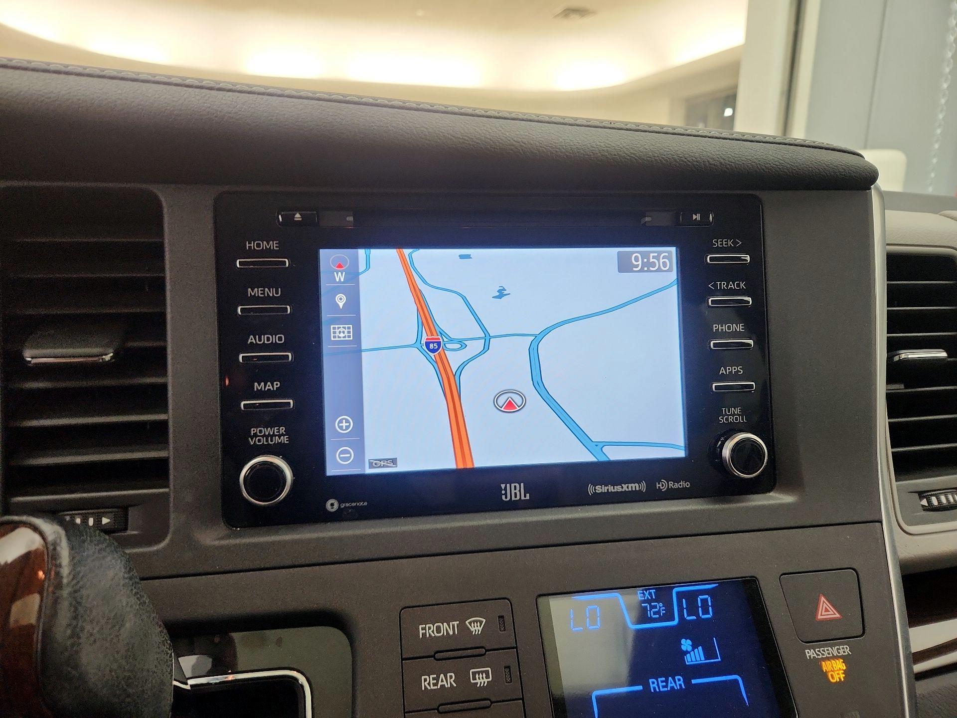 Thumbnail: 2018 Toyota Sienna - 14