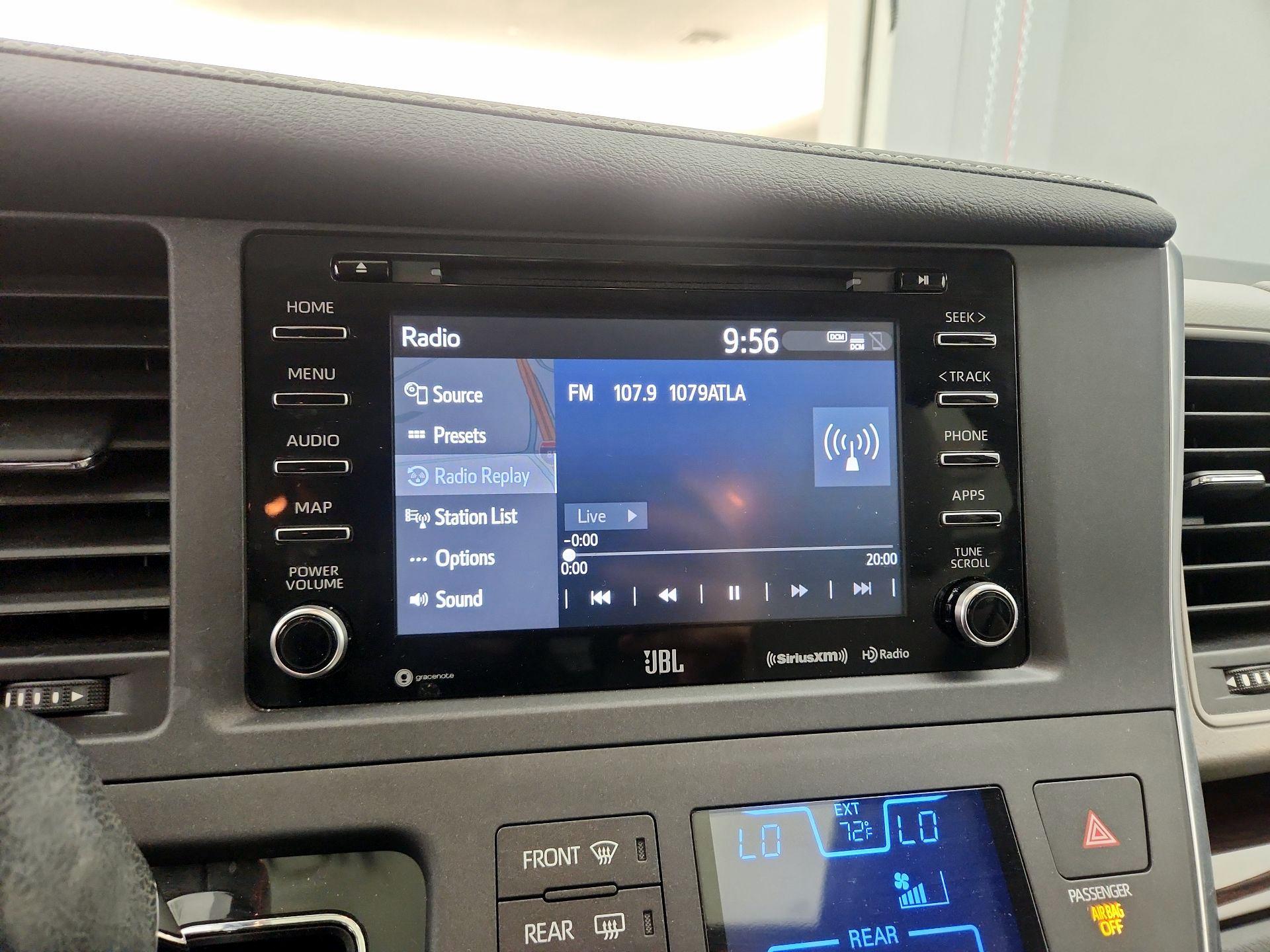 Thumbnail: 2018 Toyota Sienna - 16