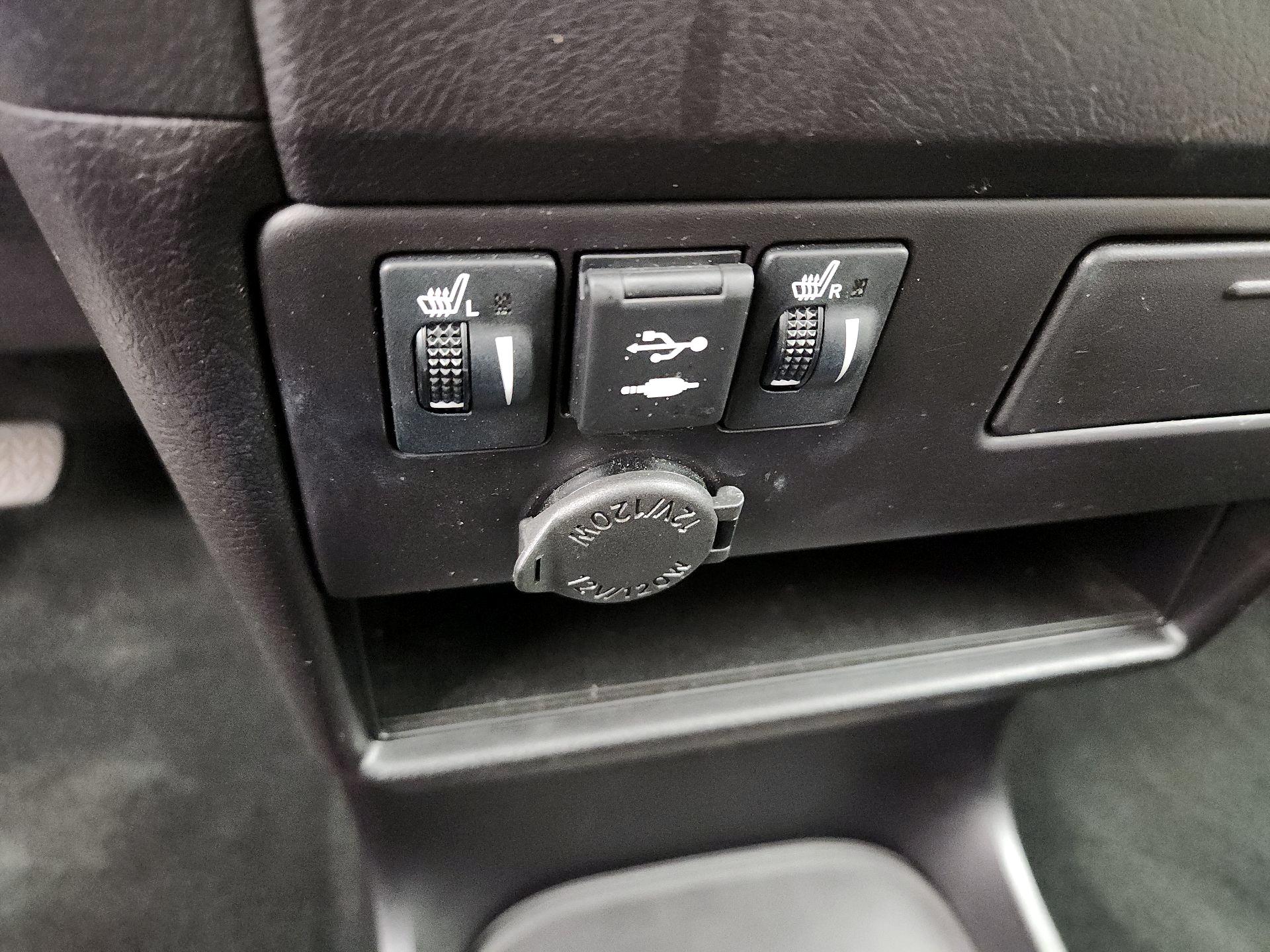 Thumbnail: 2018 Toyota Sienna - 19