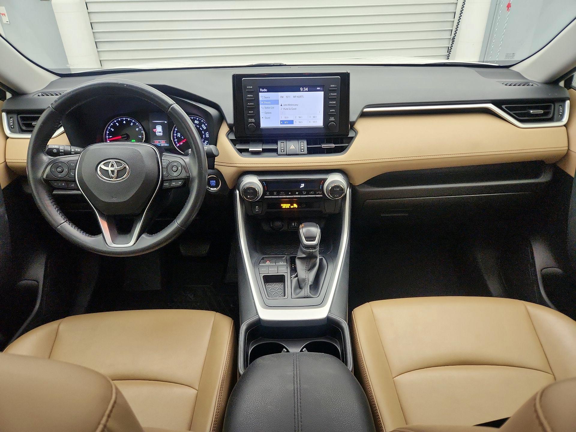 Thumbnail: 2019 Toyota RAV4 - 9