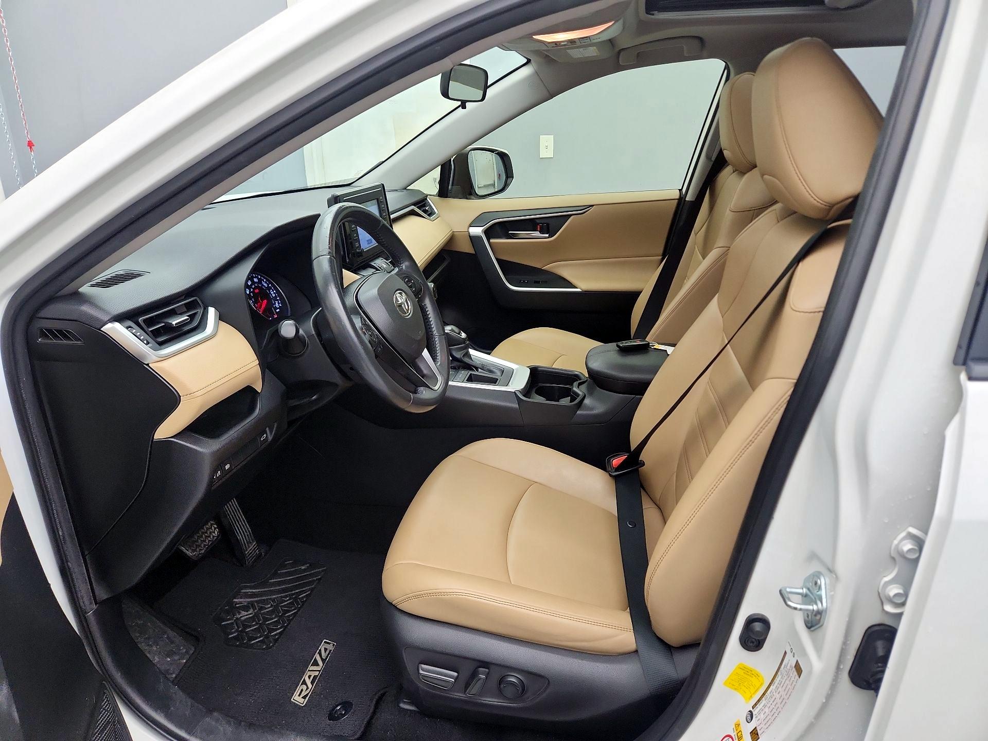 Thumbnail: 2019 Toyota RAV4 - 11