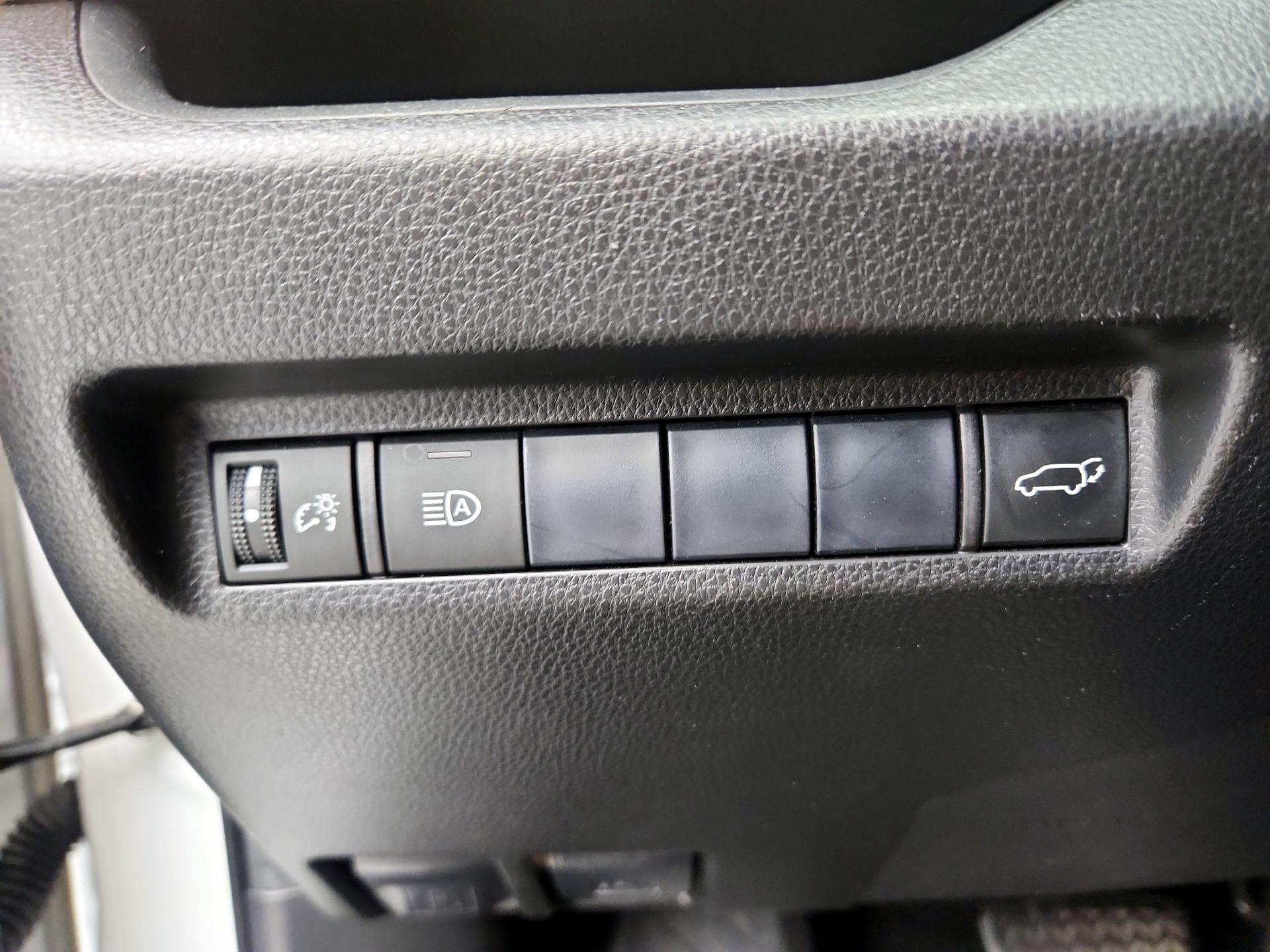 Thumbnail: 2019 Toyota RAV4 - 13