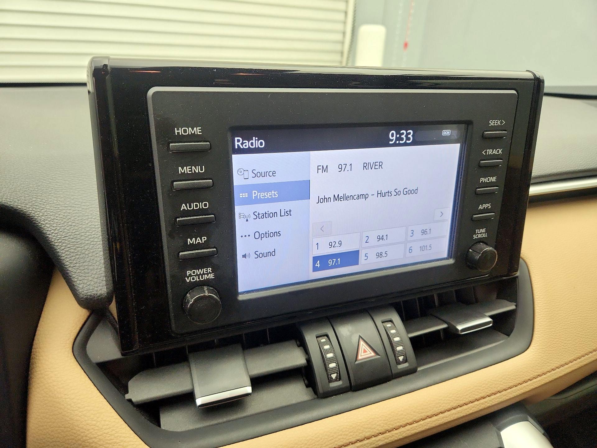 Thumbnail: 2019 Toyota RAV4 - 15