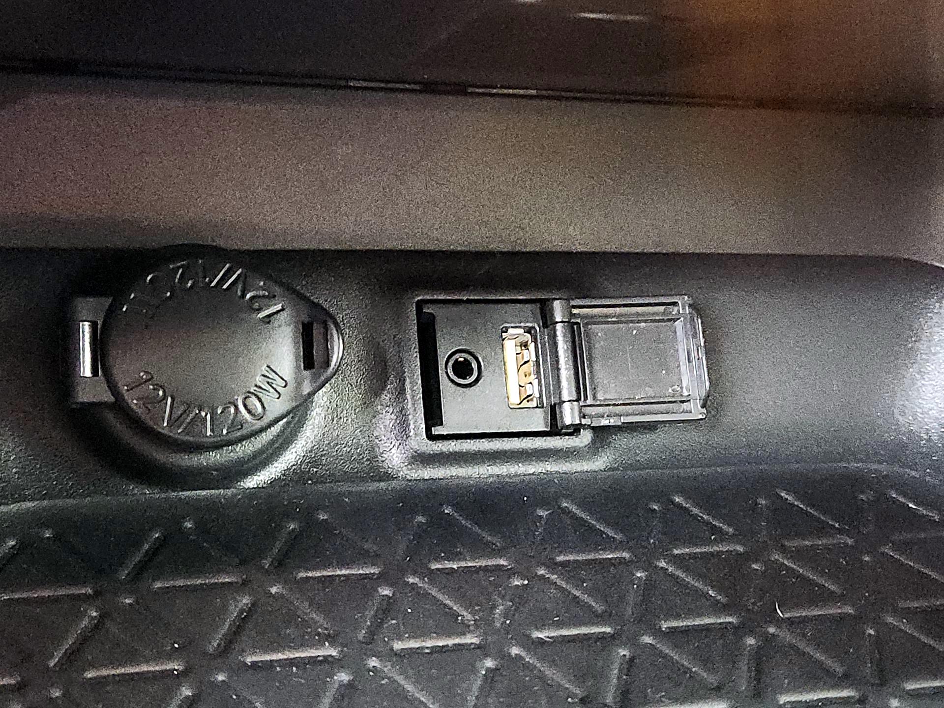 Thumbnail: 2019 Toyota RAV4 - 18