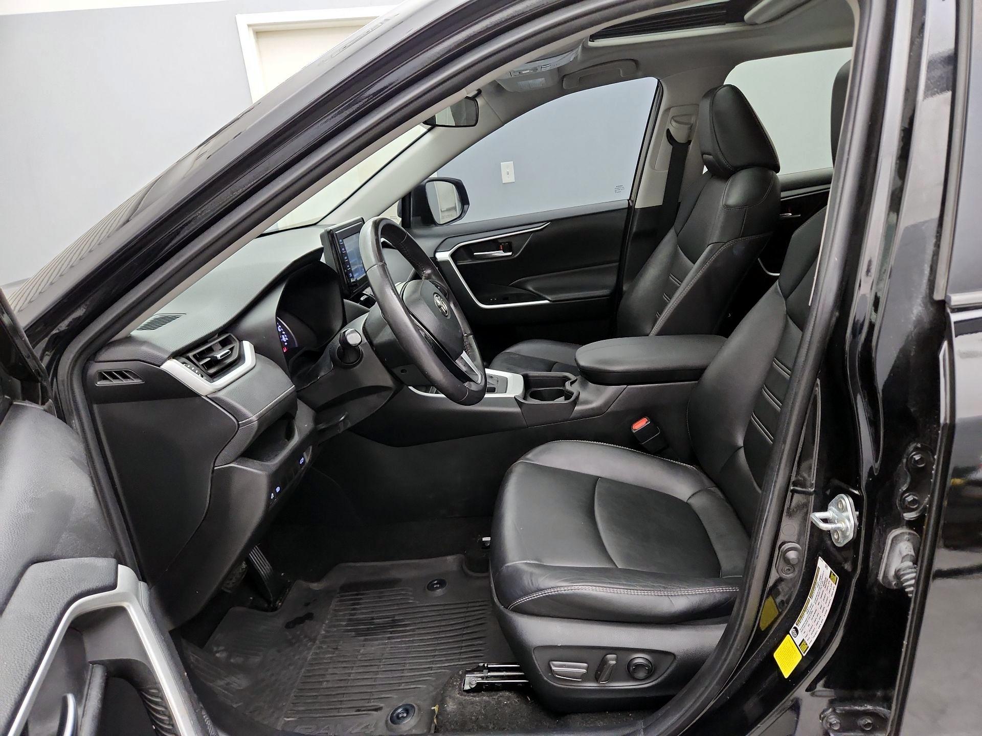 Thumbnail: 2021 Toyota RAV4 - 11
