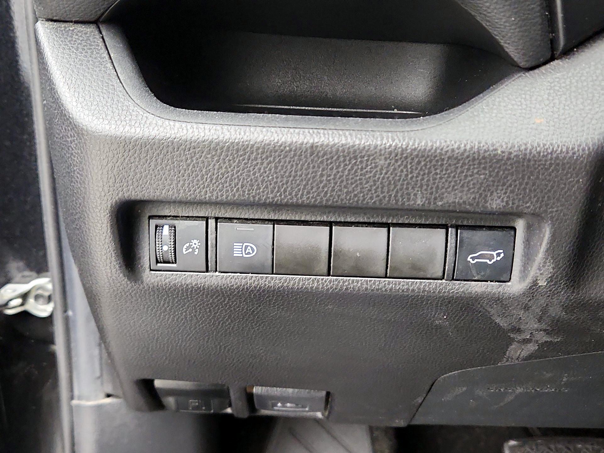 Thumbnail: 2021 Toyota RAV4 - 13