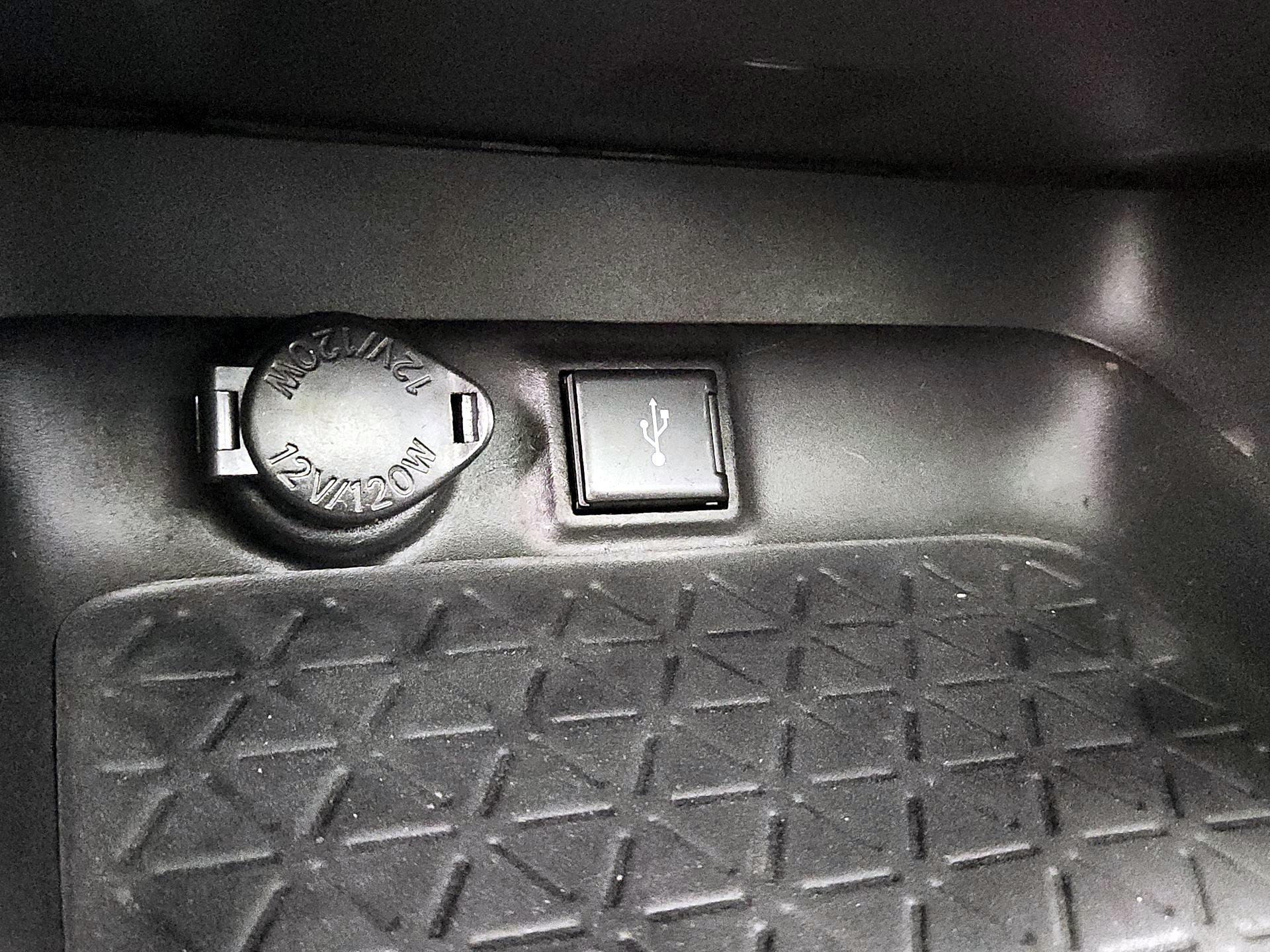 Thumbnail: 2021 Toyota RAV4 - 18