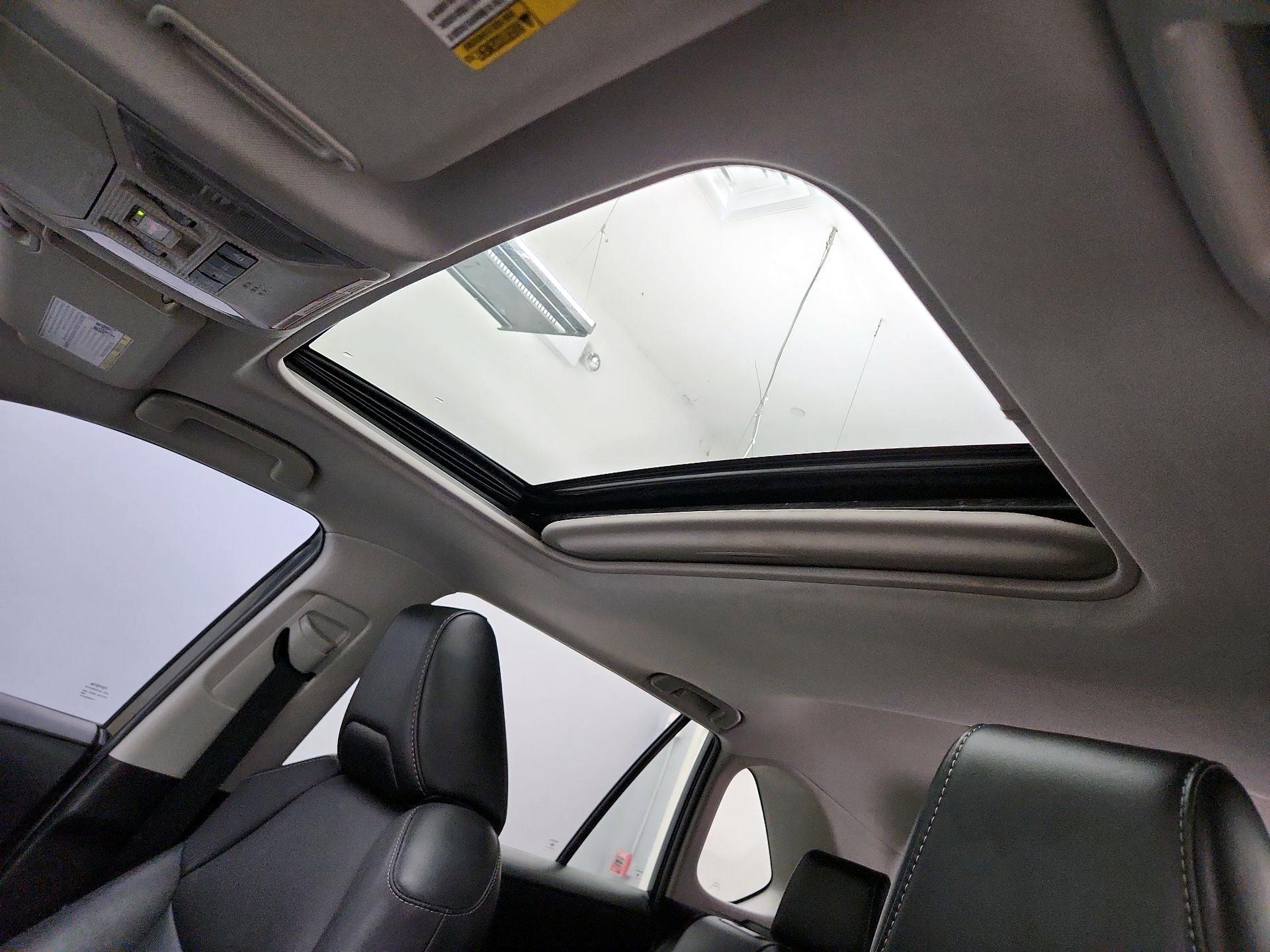 Thumbnail: 2021 Toyota RAV4 - 19