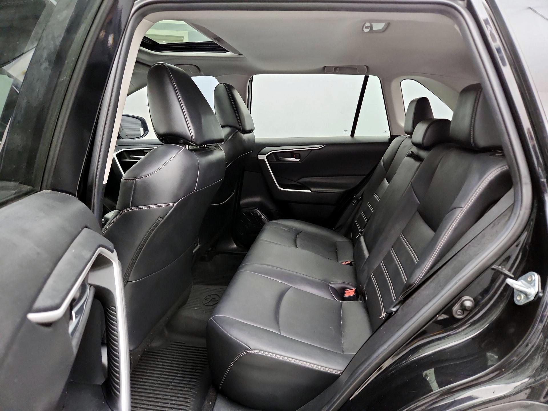 Thumbnail: 2021 Toyota RAV4 - 20