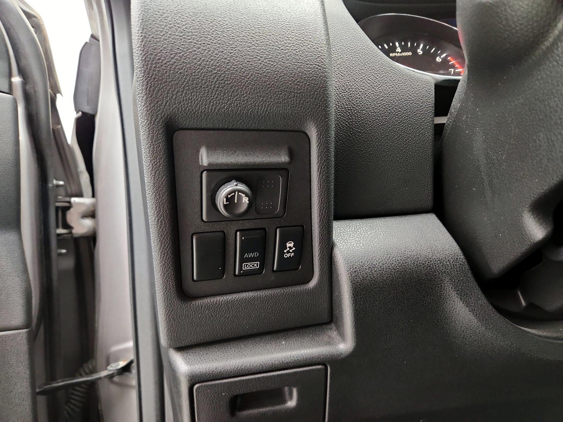 Thumbnail: 2015 Nissan Rogue - 13