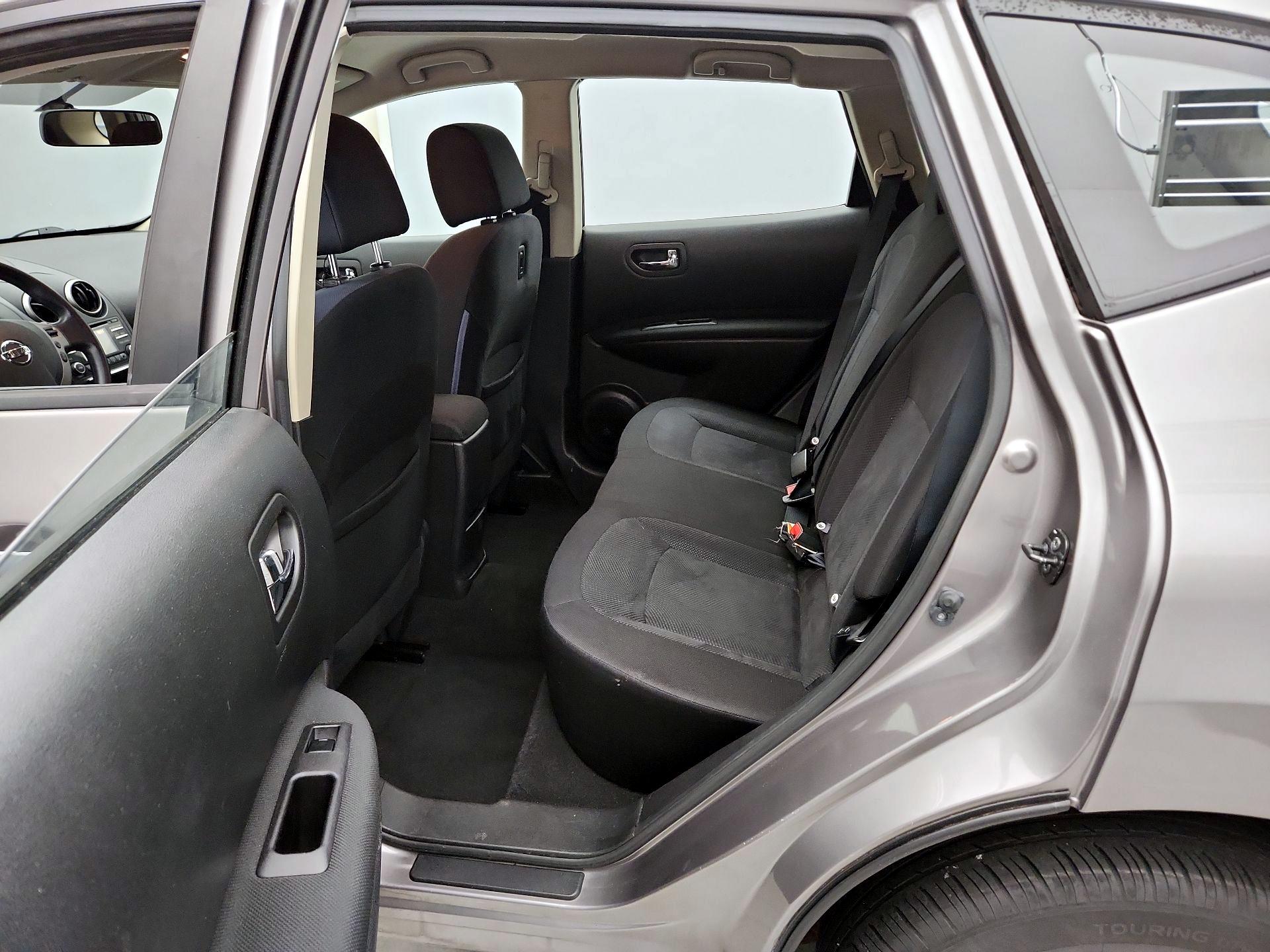 Thumbnail: 2015 Nissan Rogue - 18