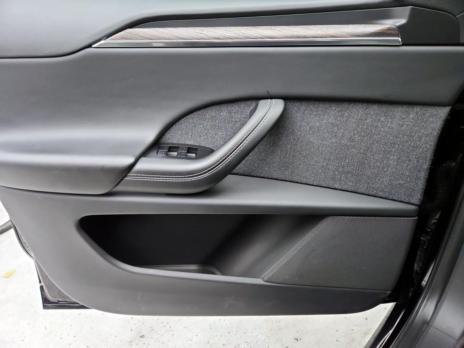 Thumbnail: 2022 Tesla Model X - 12