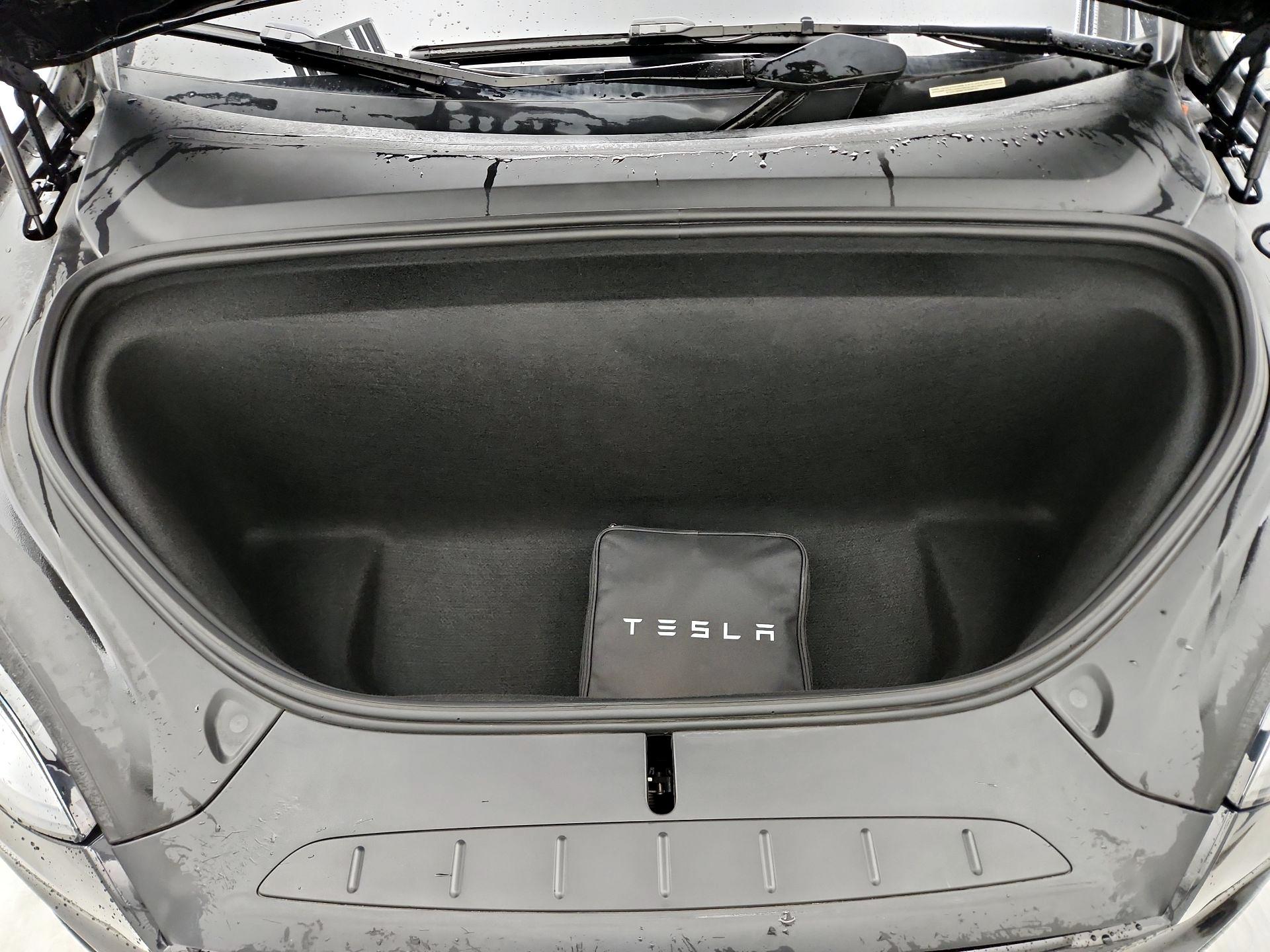 Thumbnail: 2022 Tesla Model X - 20